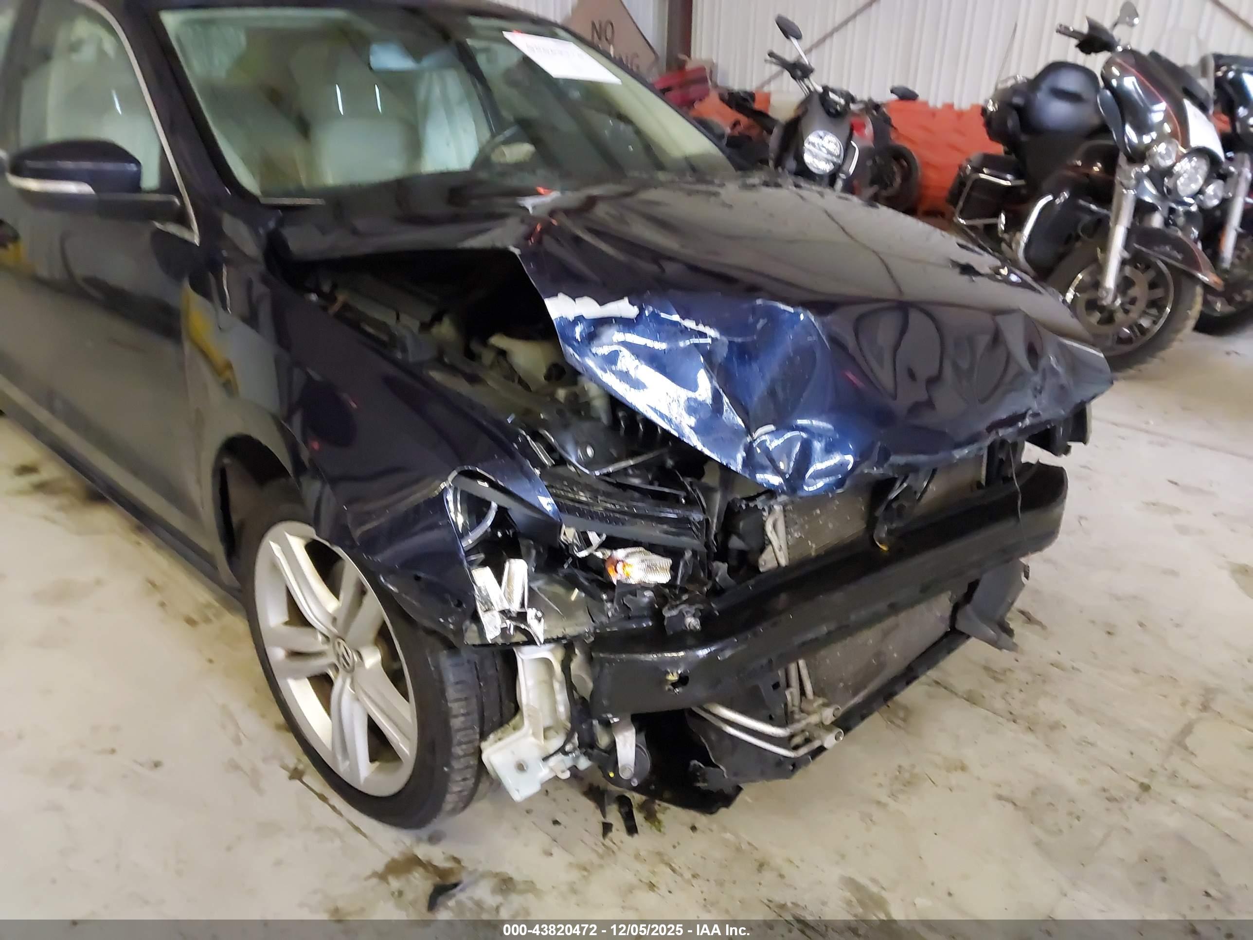 VOLKSWAGEN PASSAT image 6