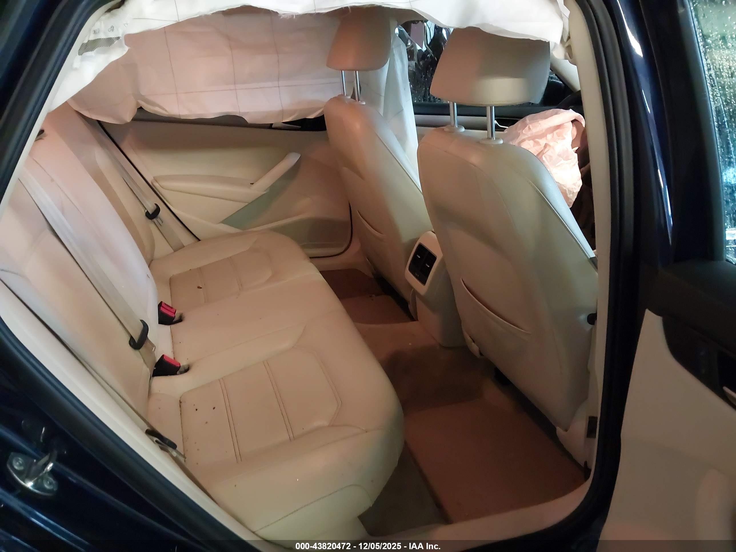VOLKSWAGEN PASSAT image 8