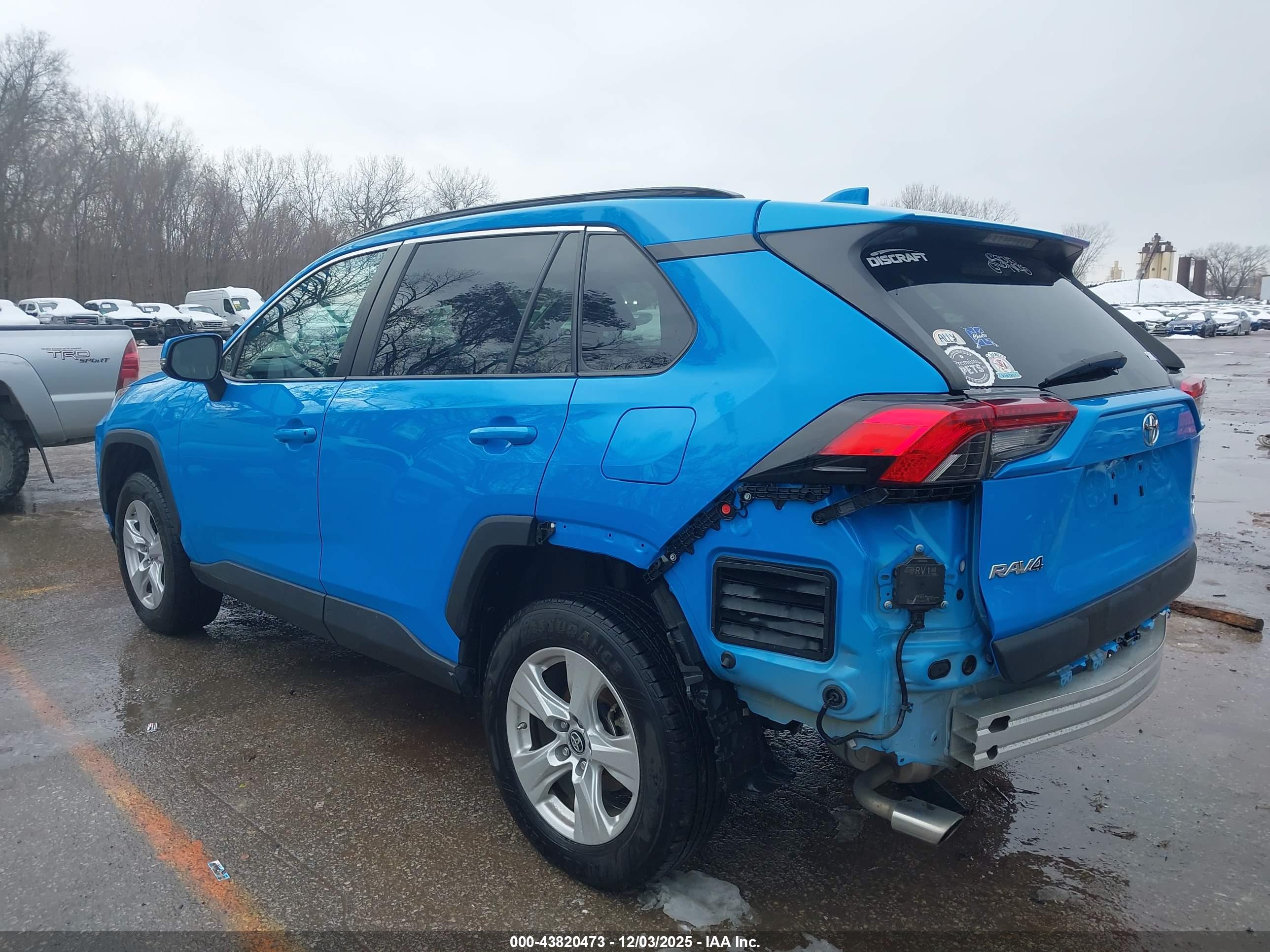 TOYOTA RAV4 image 3
