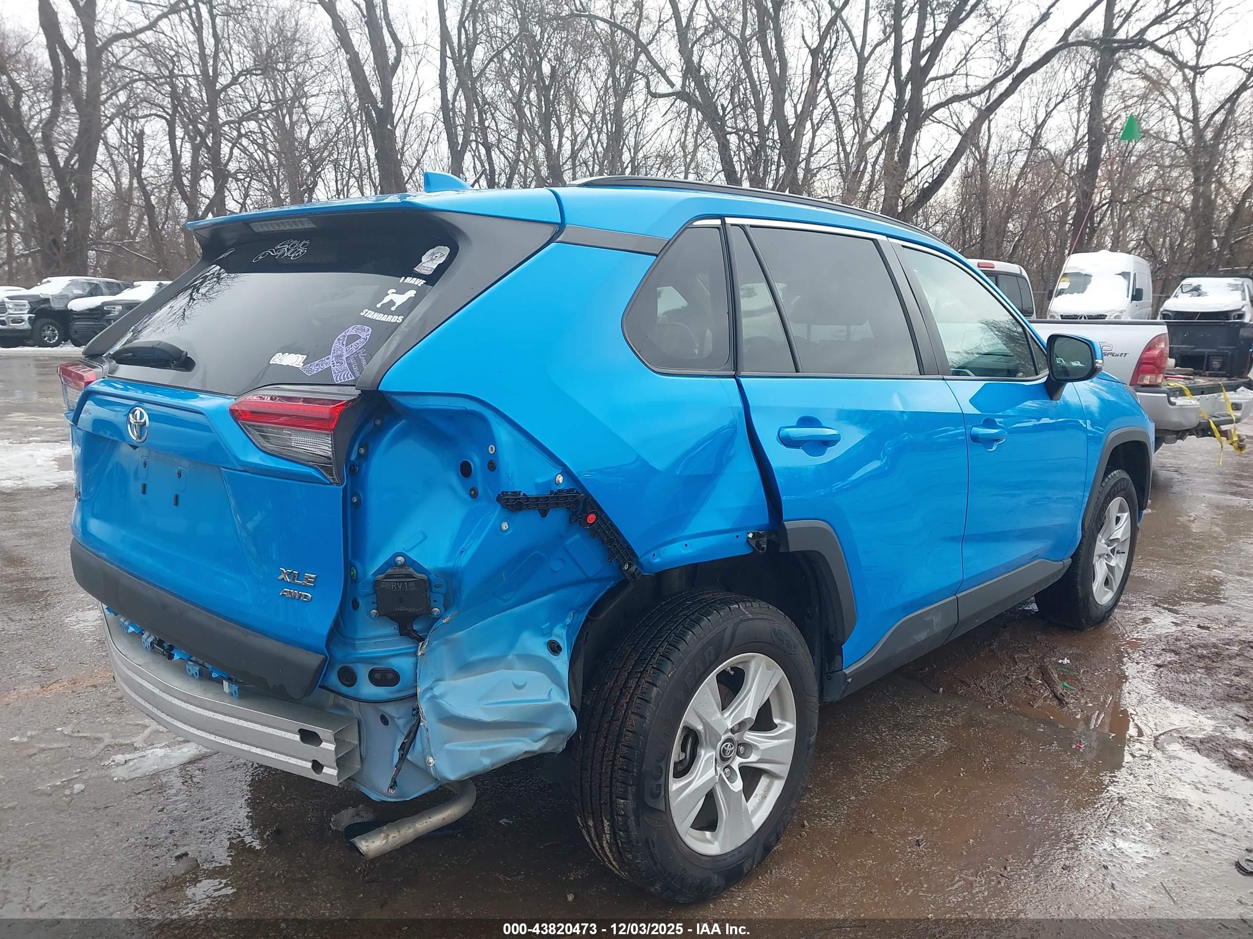 TOYOTA RAV4 image 4