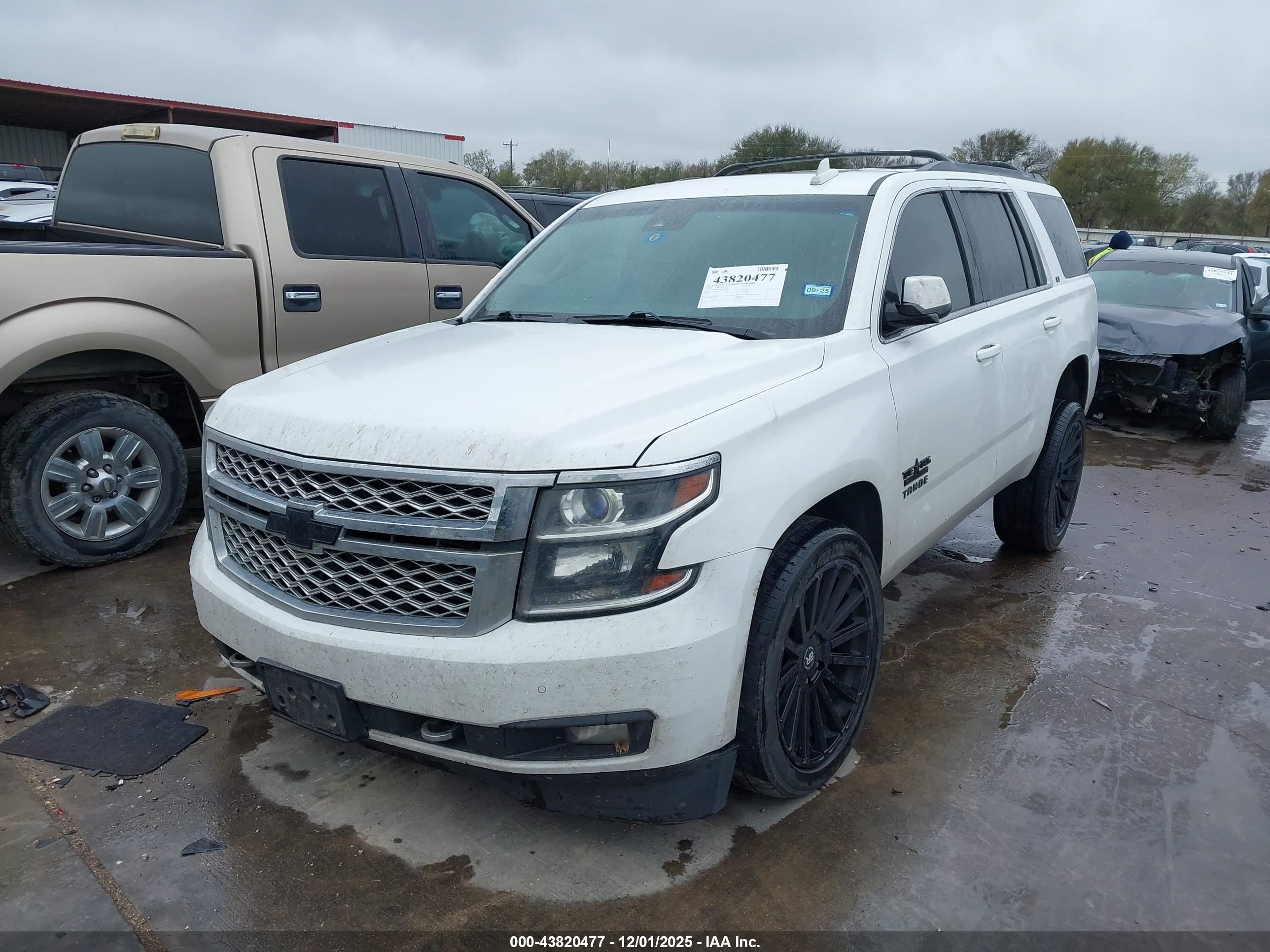 CHEVROLET TAHOE image 2