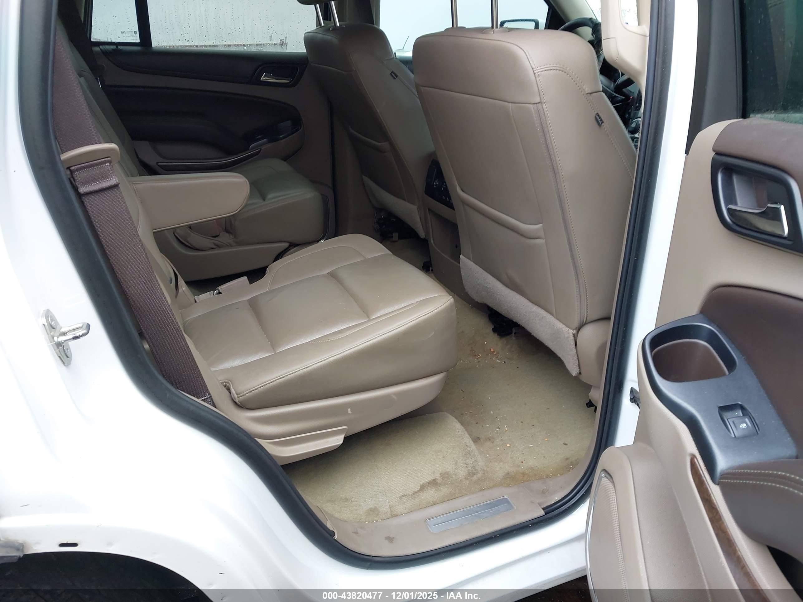 CHEVROLET TAHOE image 8