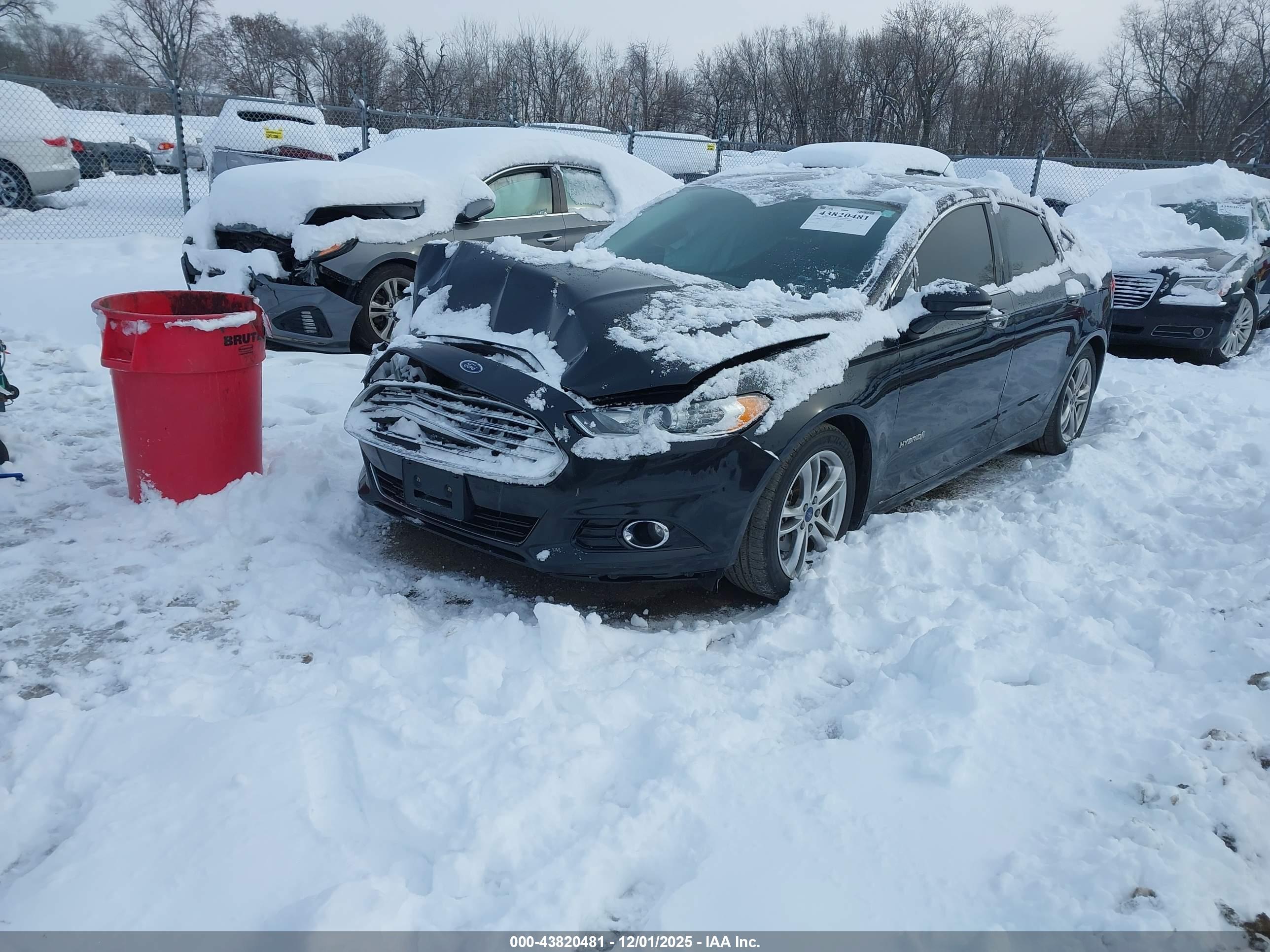 FORD FUSION image 2