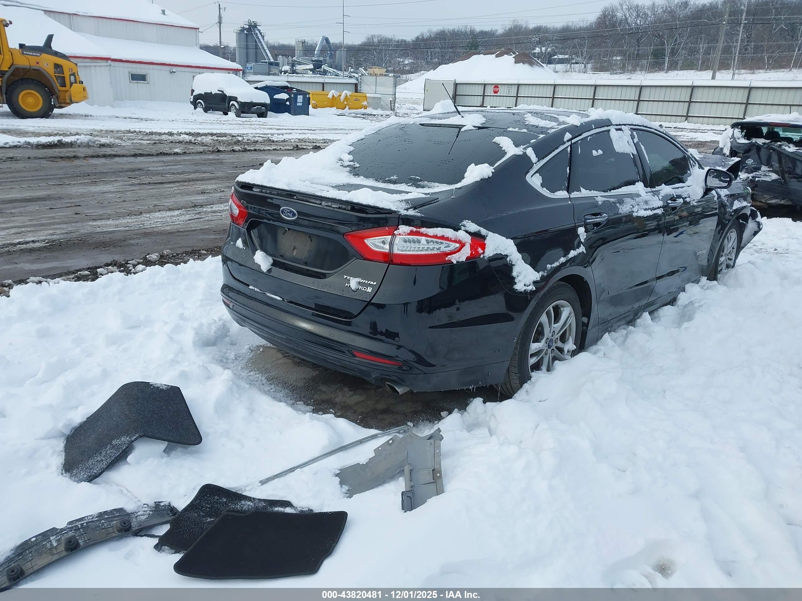 FORD FUSION image 4