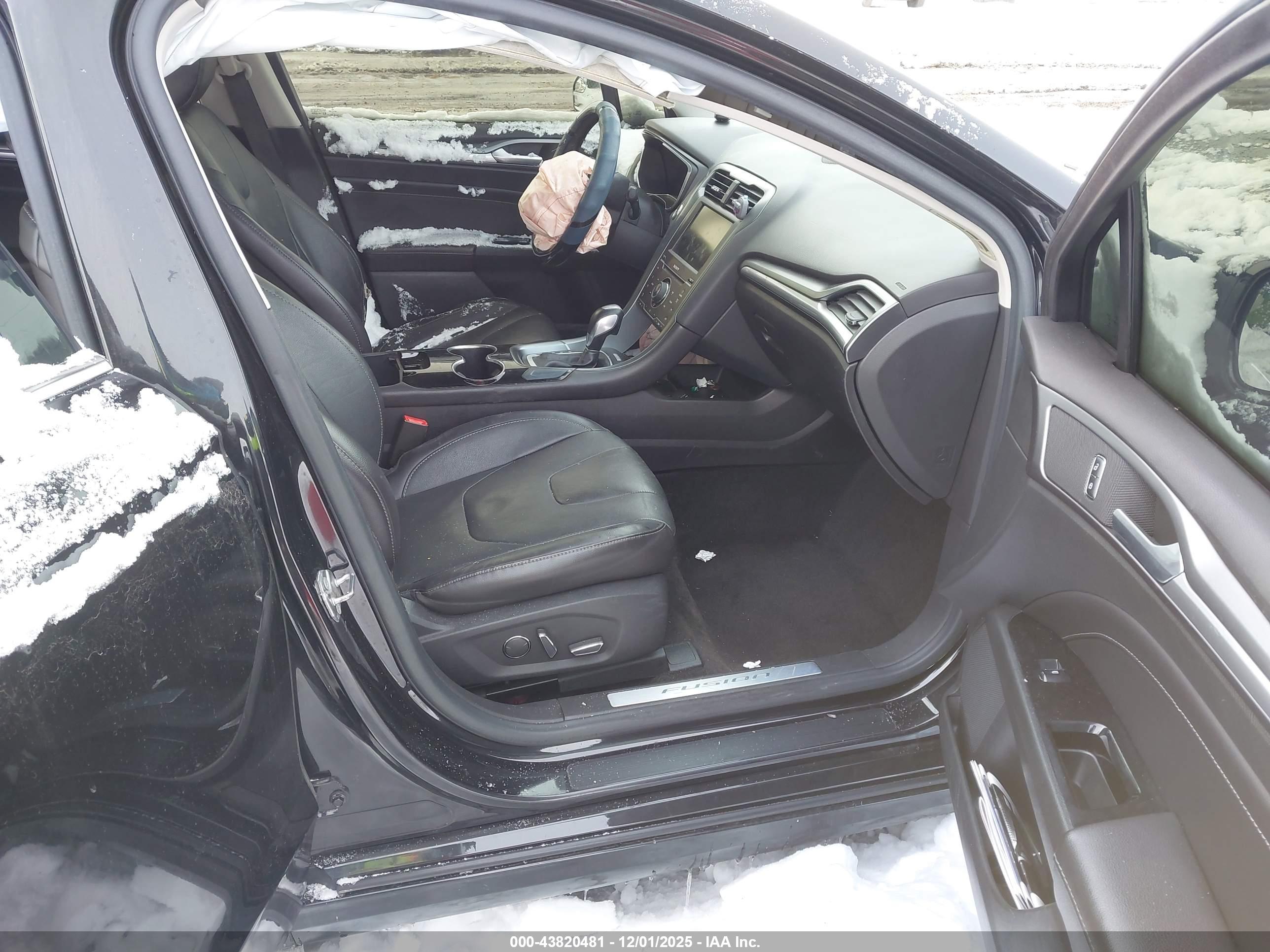 FORD FUSION image 5