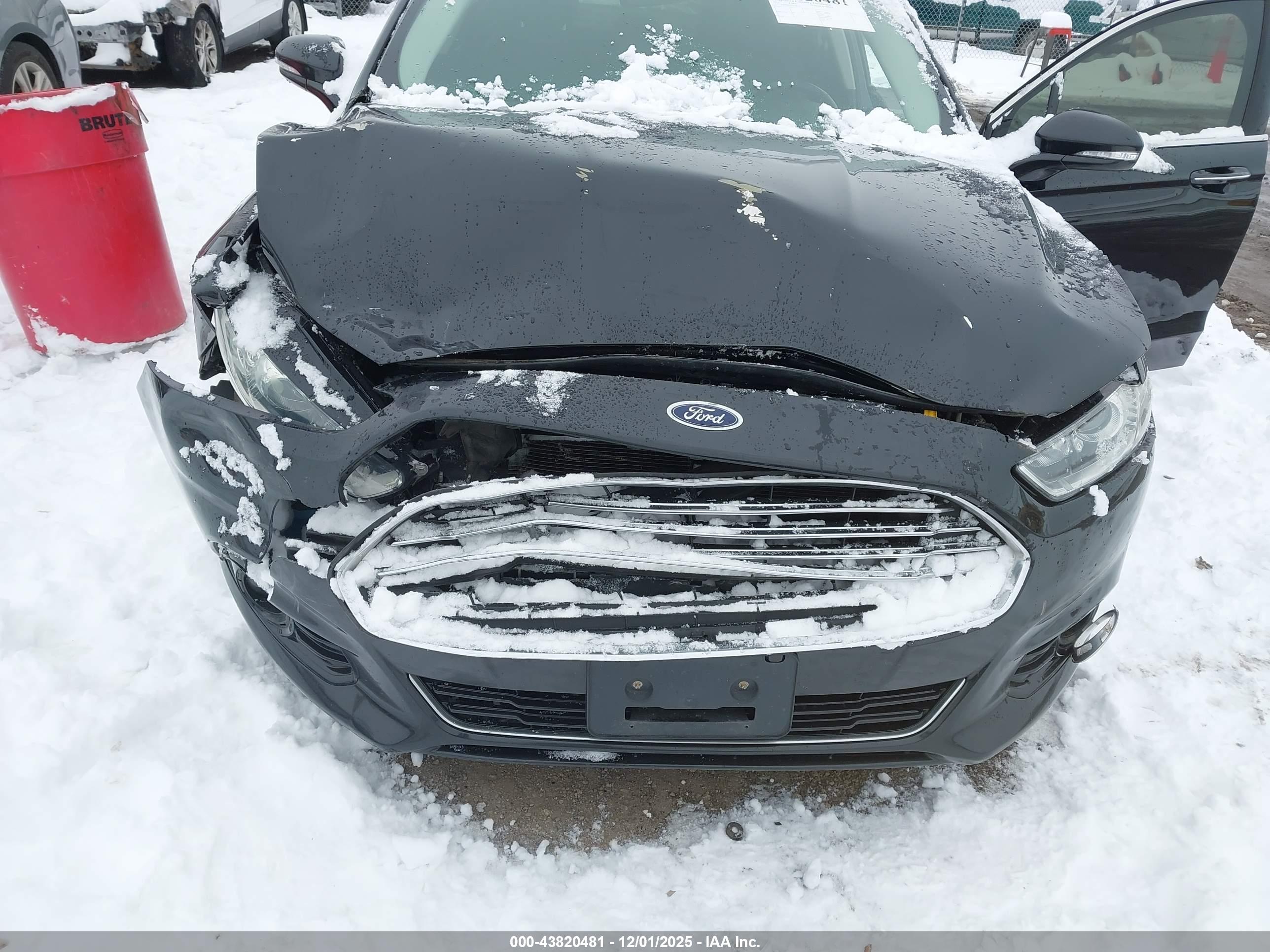FORD FUSION image 6
