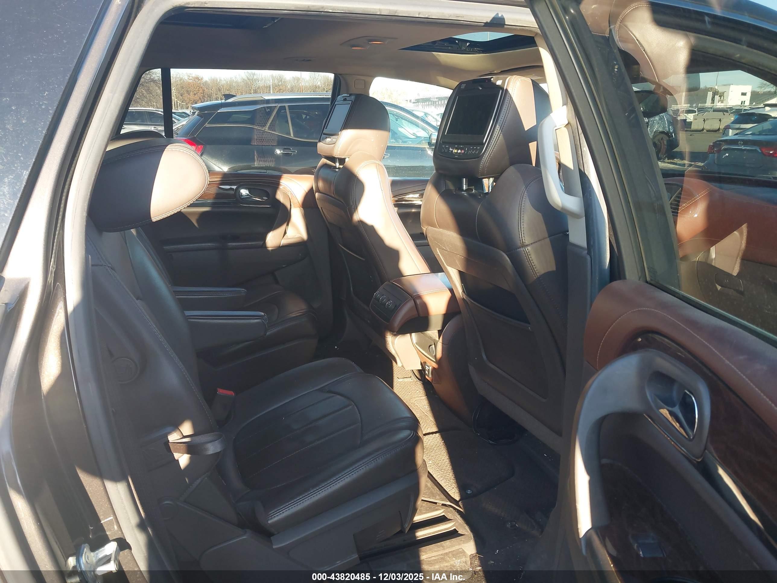 BUICK ENCLAVE image 8