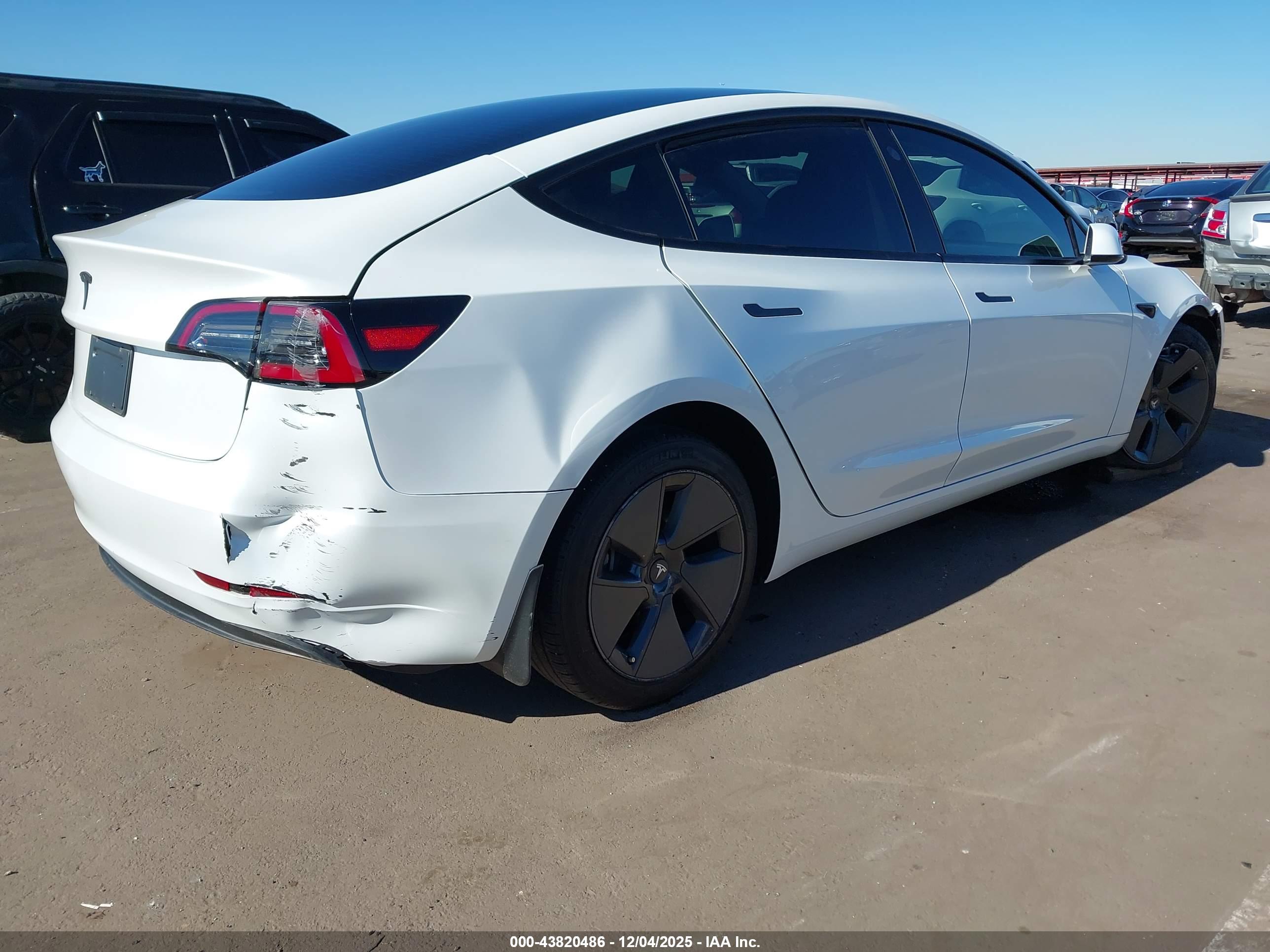 TESLA MODEL image 4