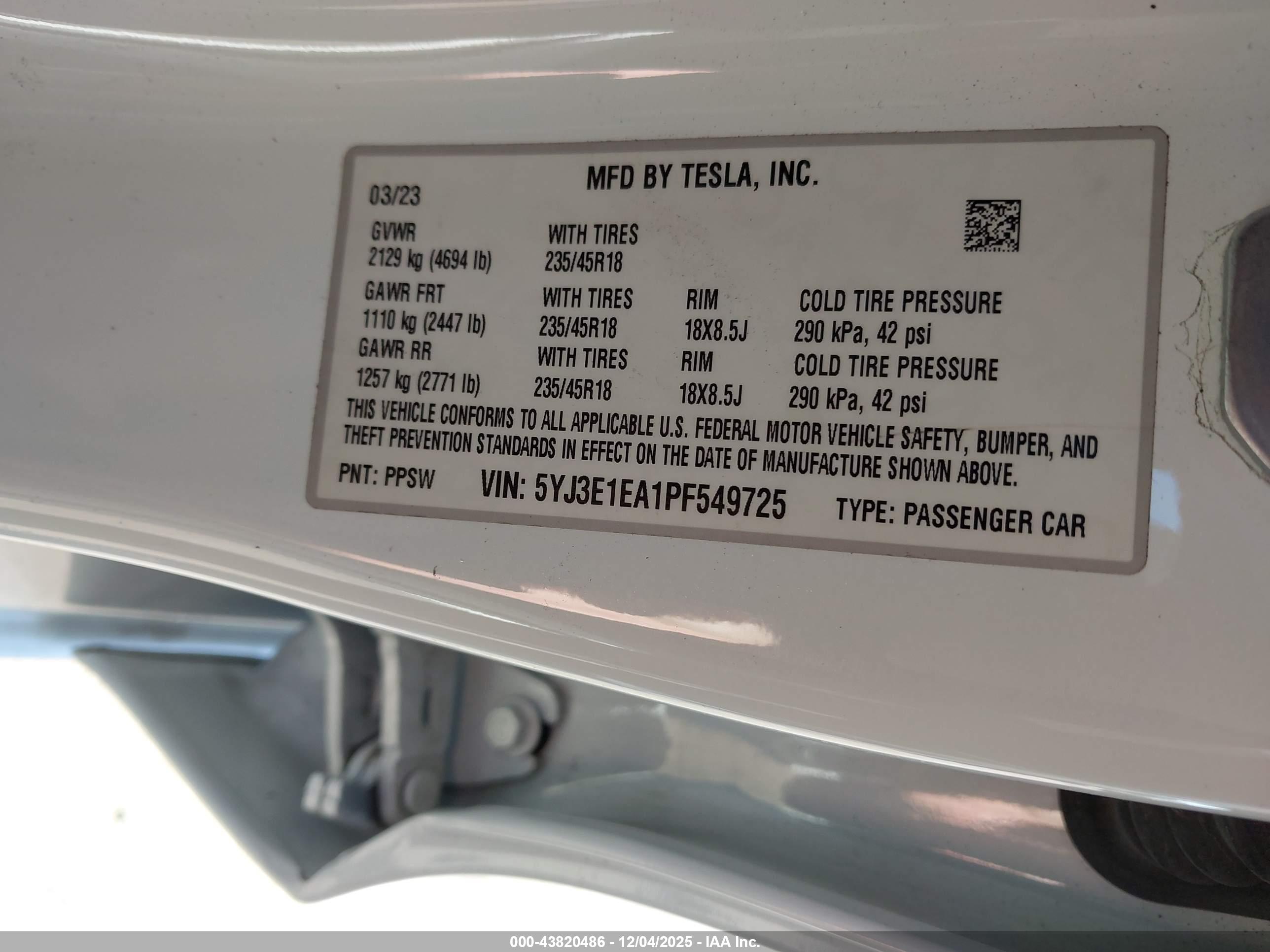 TESLA MODEL image 9