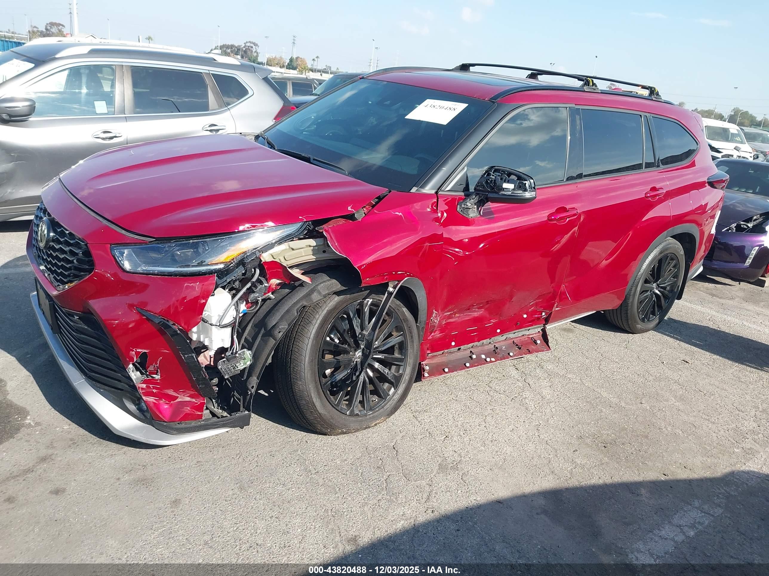 TOYOTA HIGHLANDER image 2