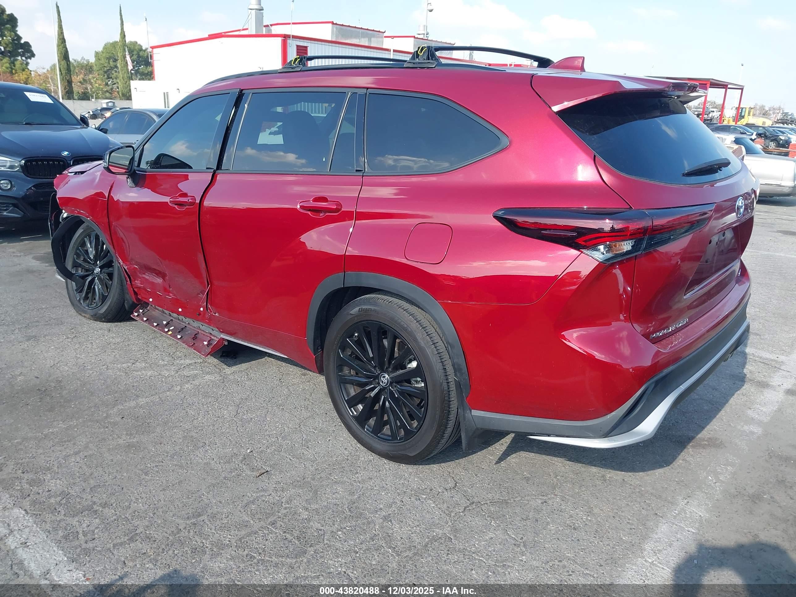 TOYOTA HIGHLANDER image 3