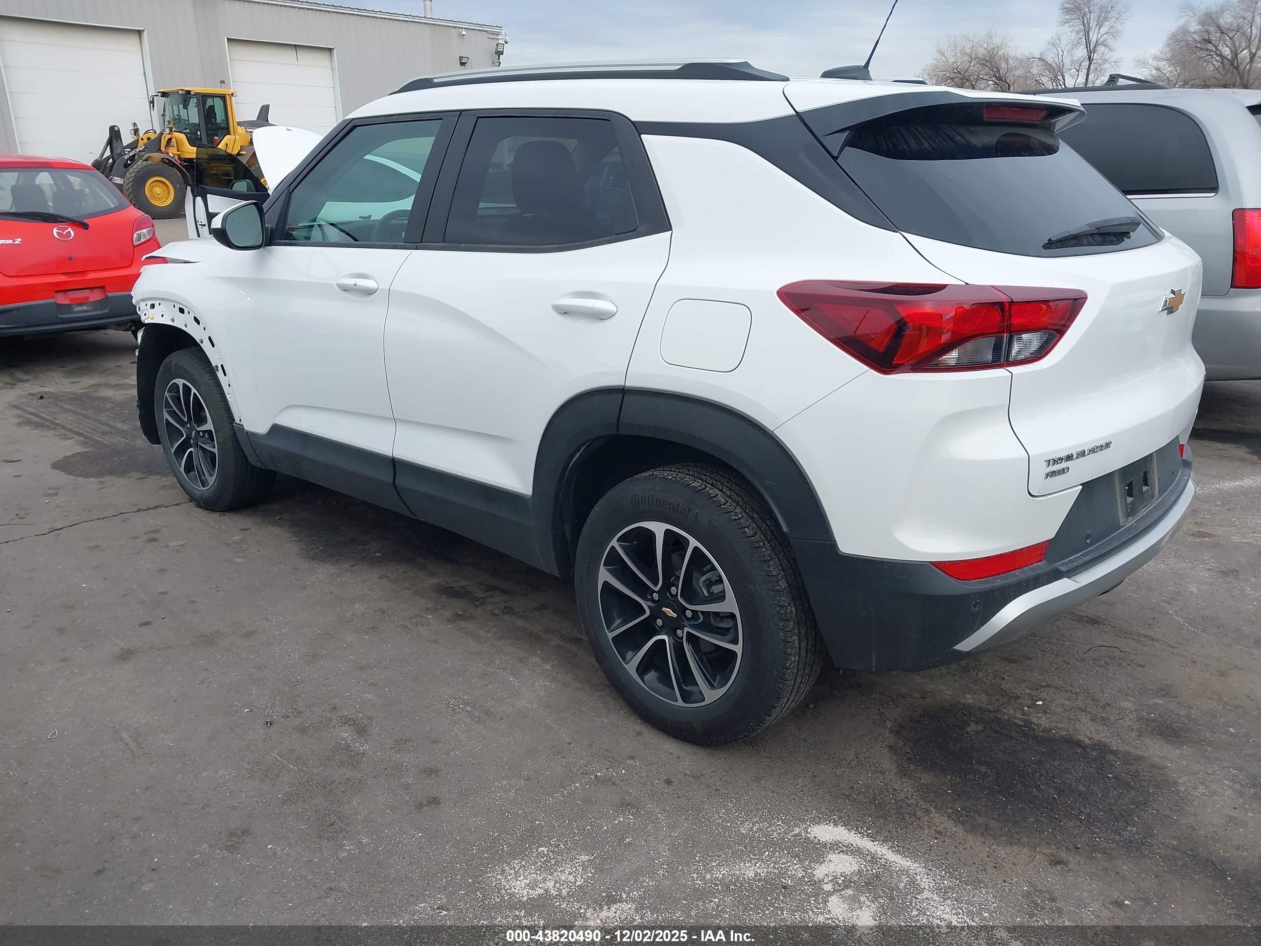 CHEVROLET TRAILBLAZER image 3