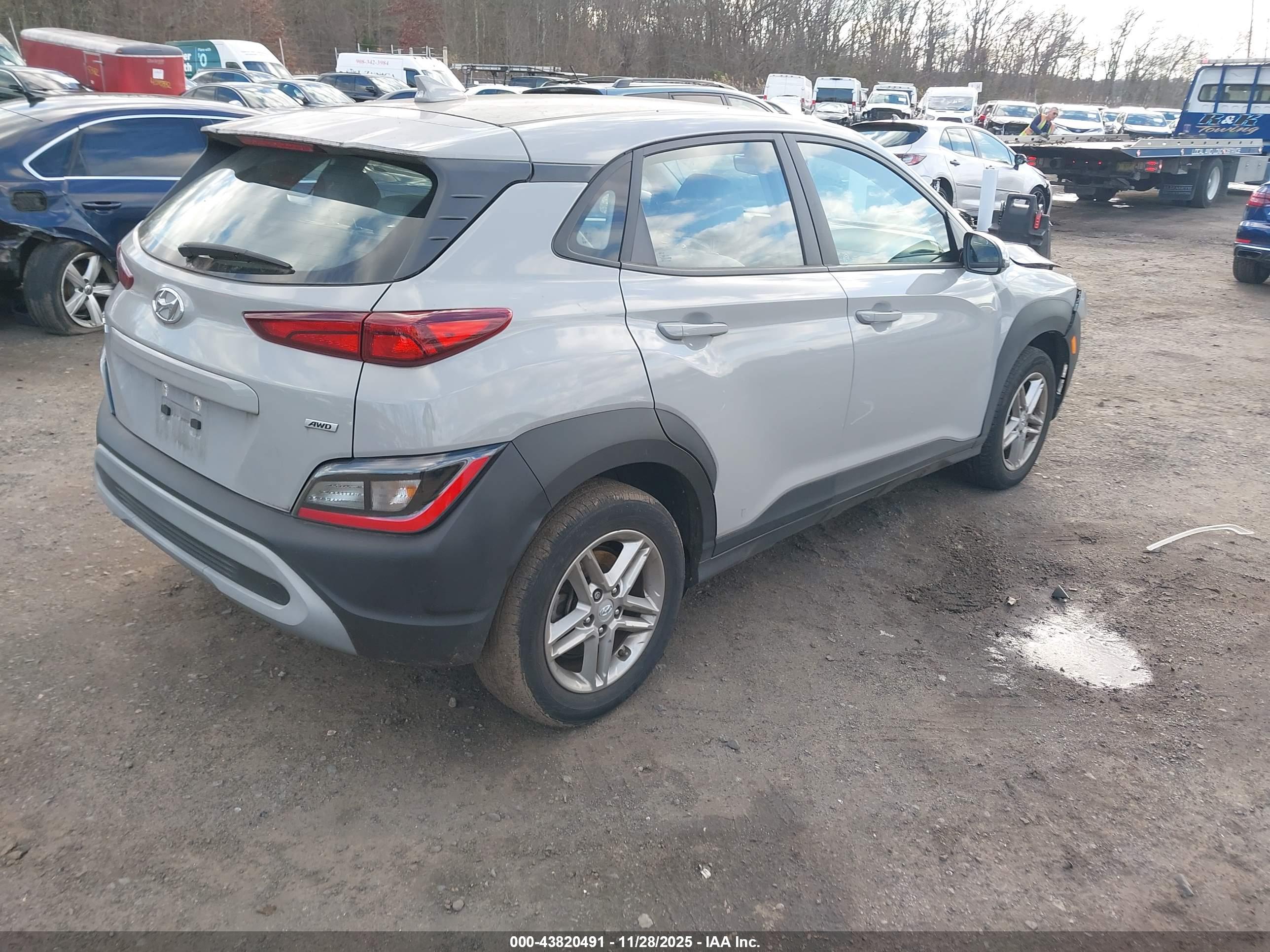 HYUNDAI KONA image 4