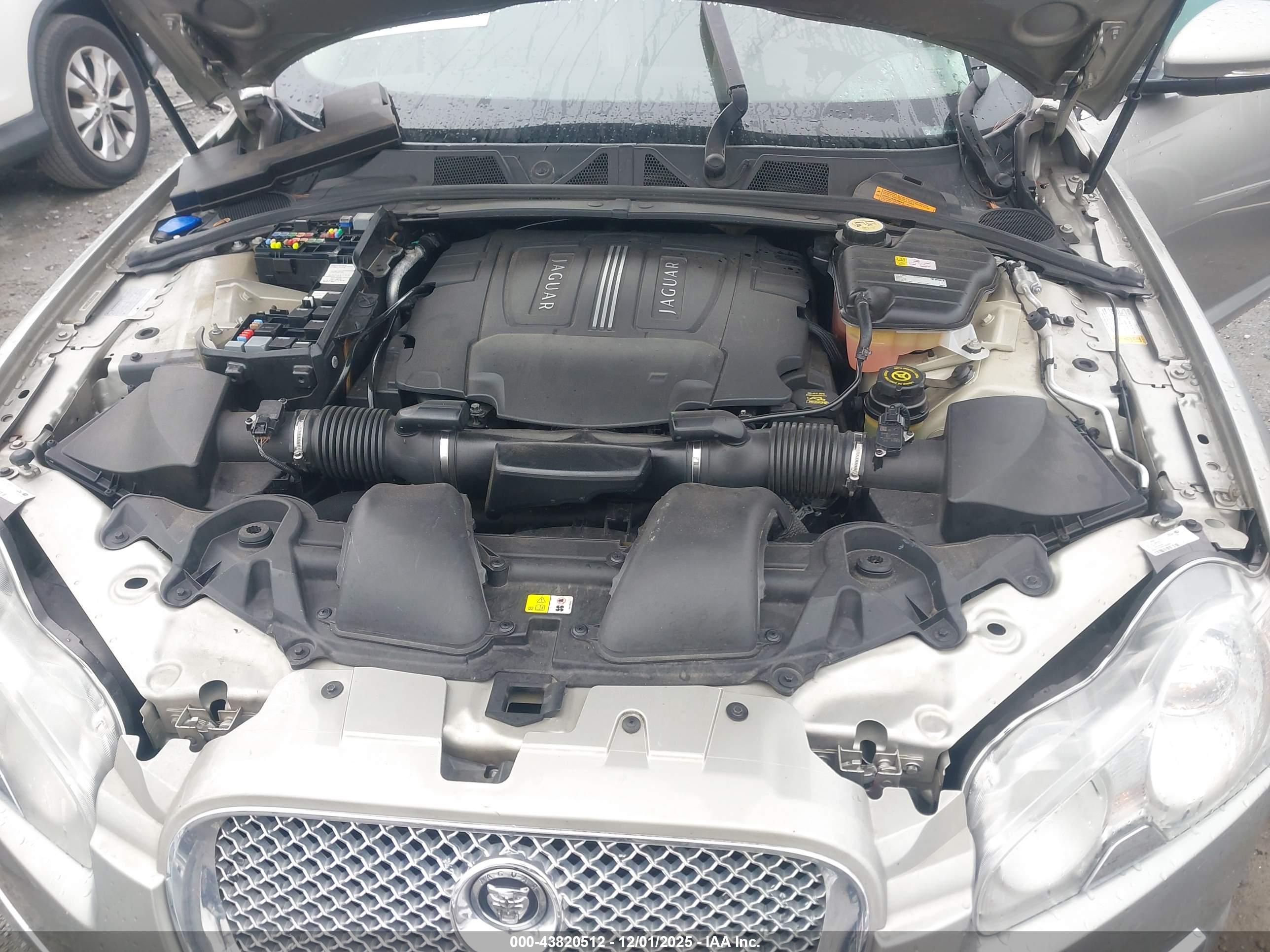 JAGUAR XF image 10