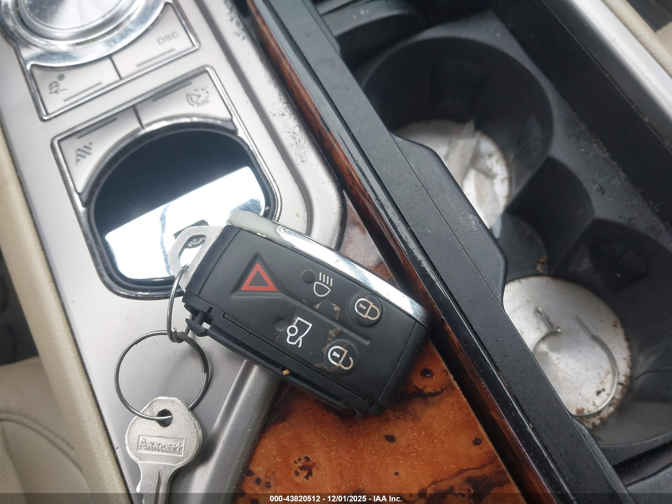 JAGUAR XF image 11