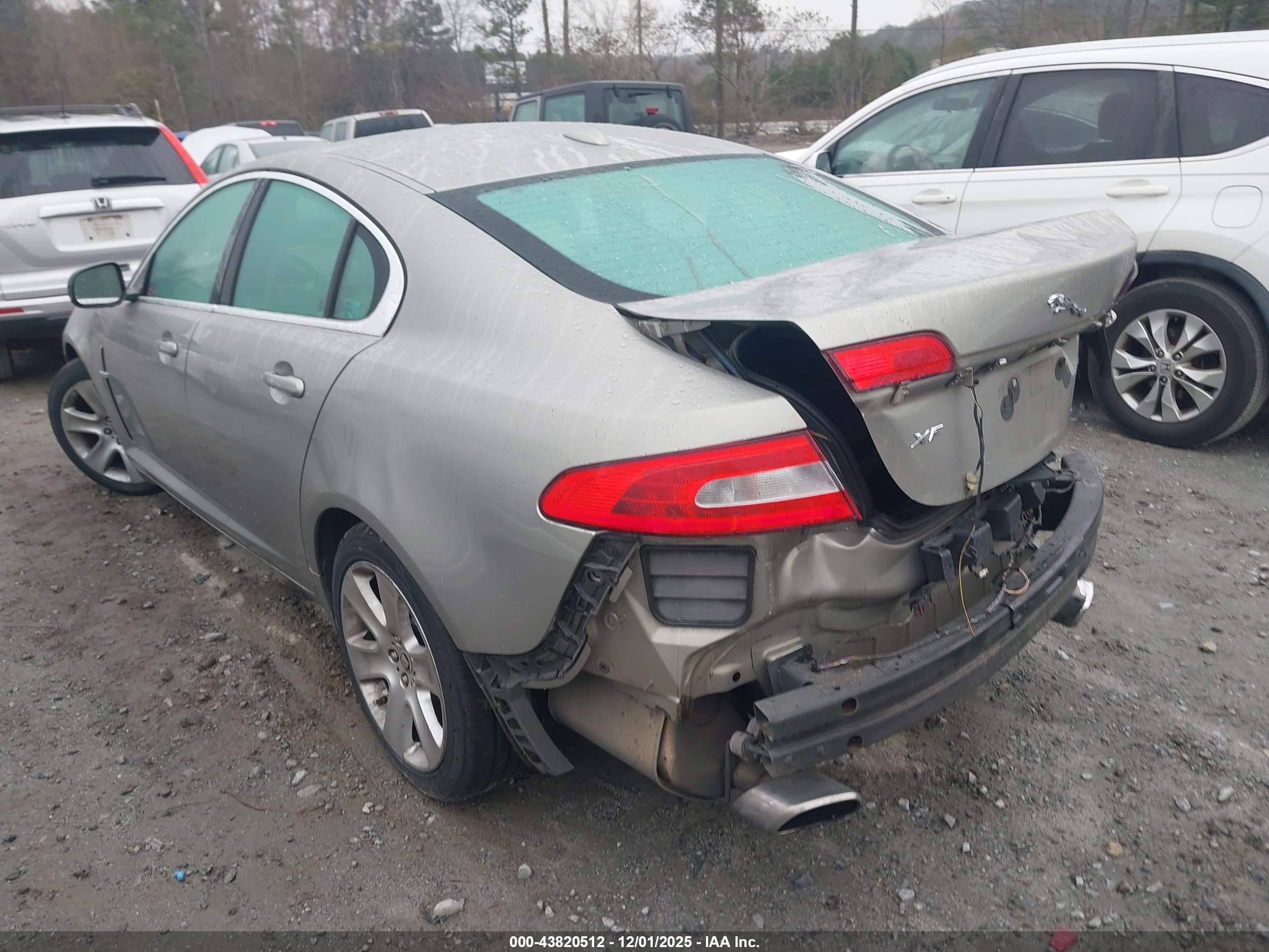 JAGUAR XF image 3