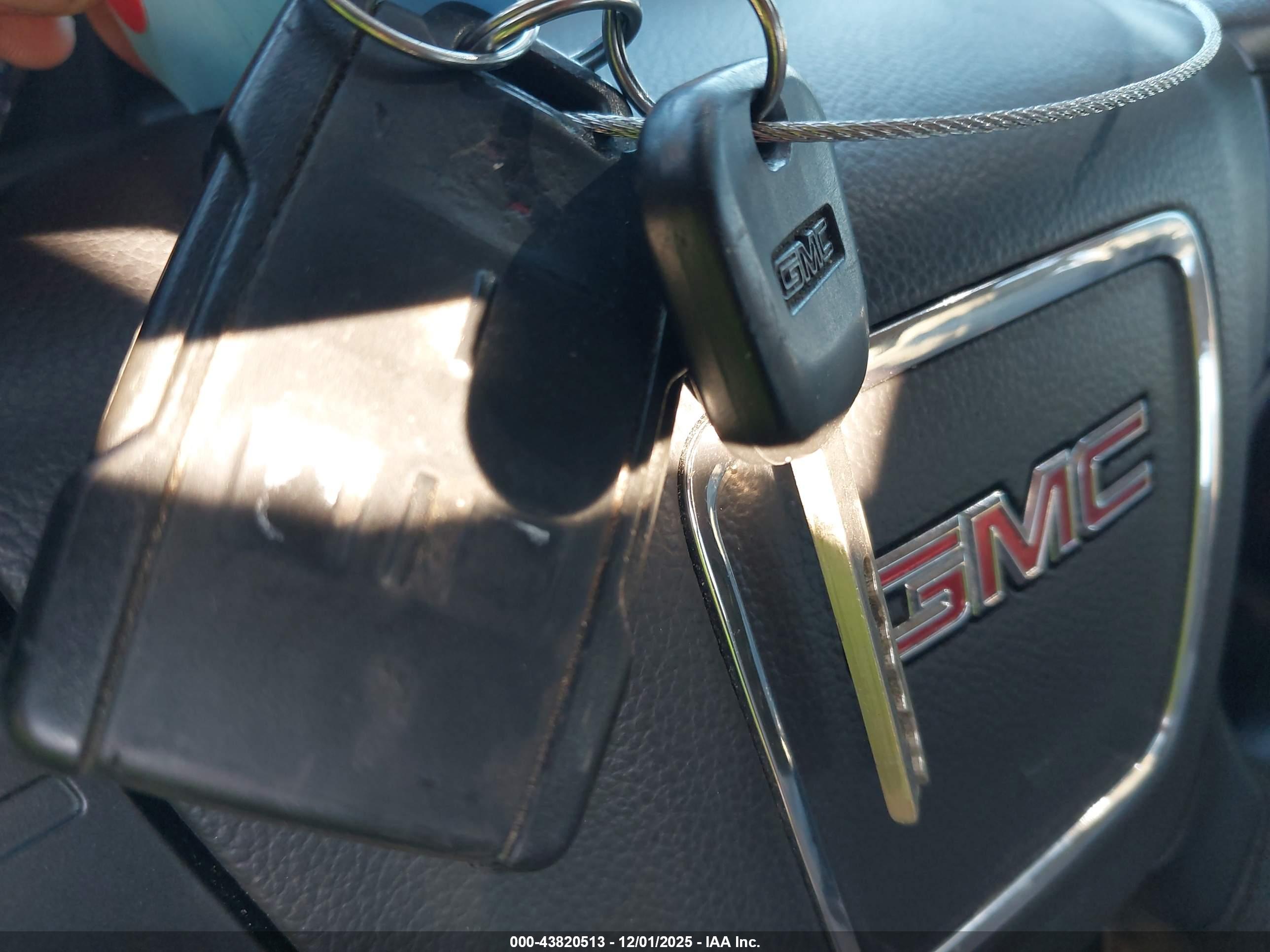 GMC SIERRA image 11