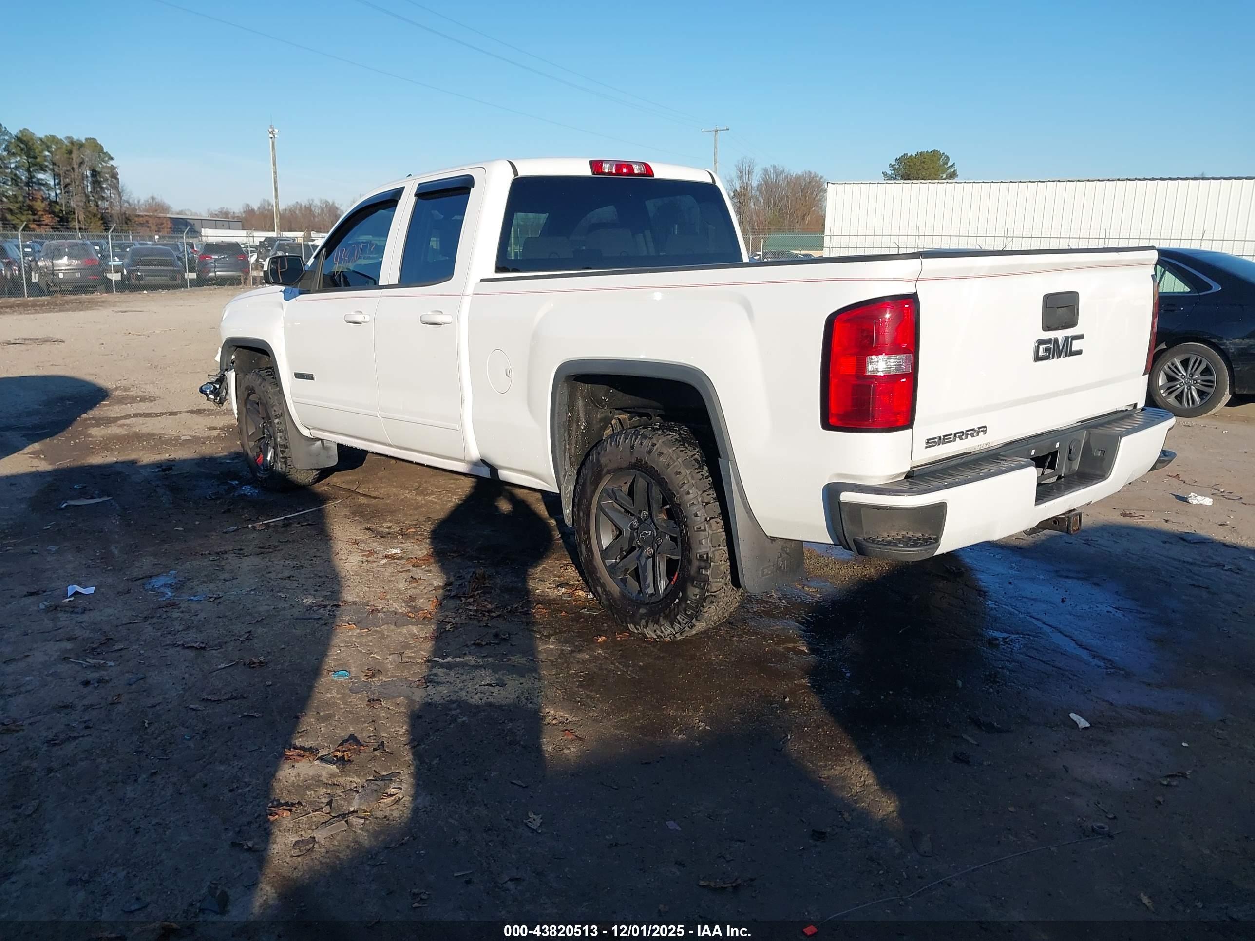 GMC SIERRA image 3