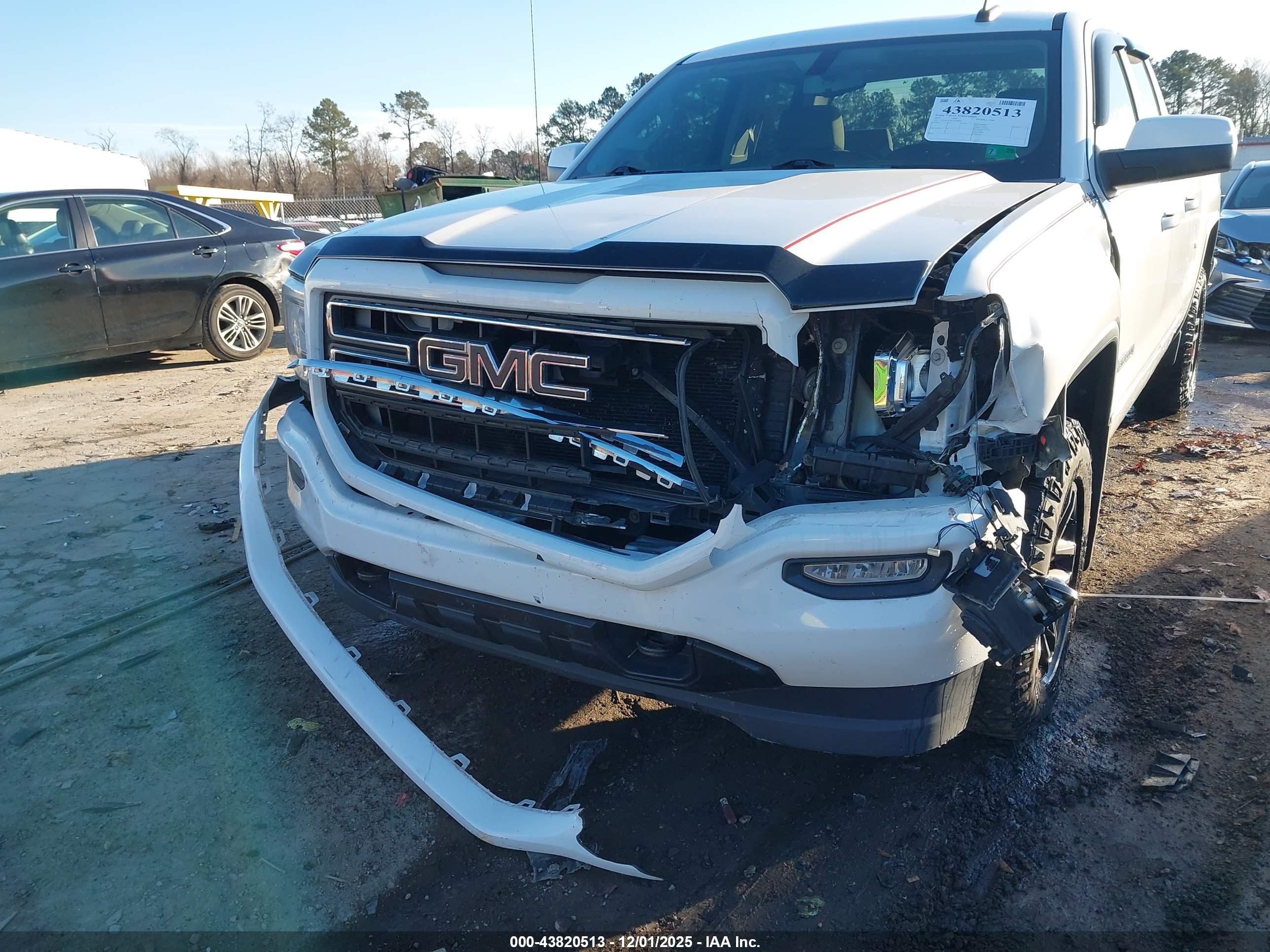 GMC SIERRA image 6