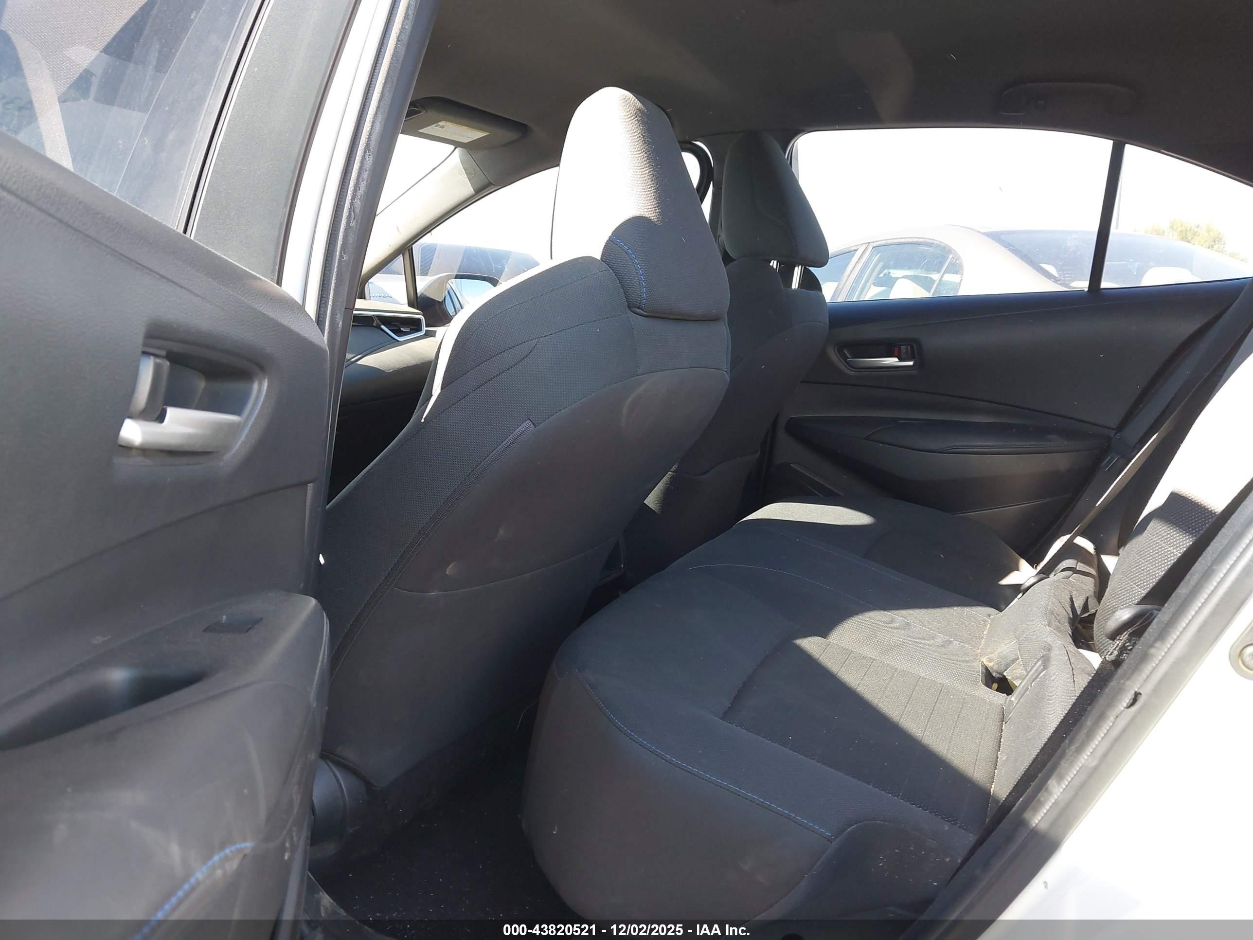 TOYOTA COROLLA image 8