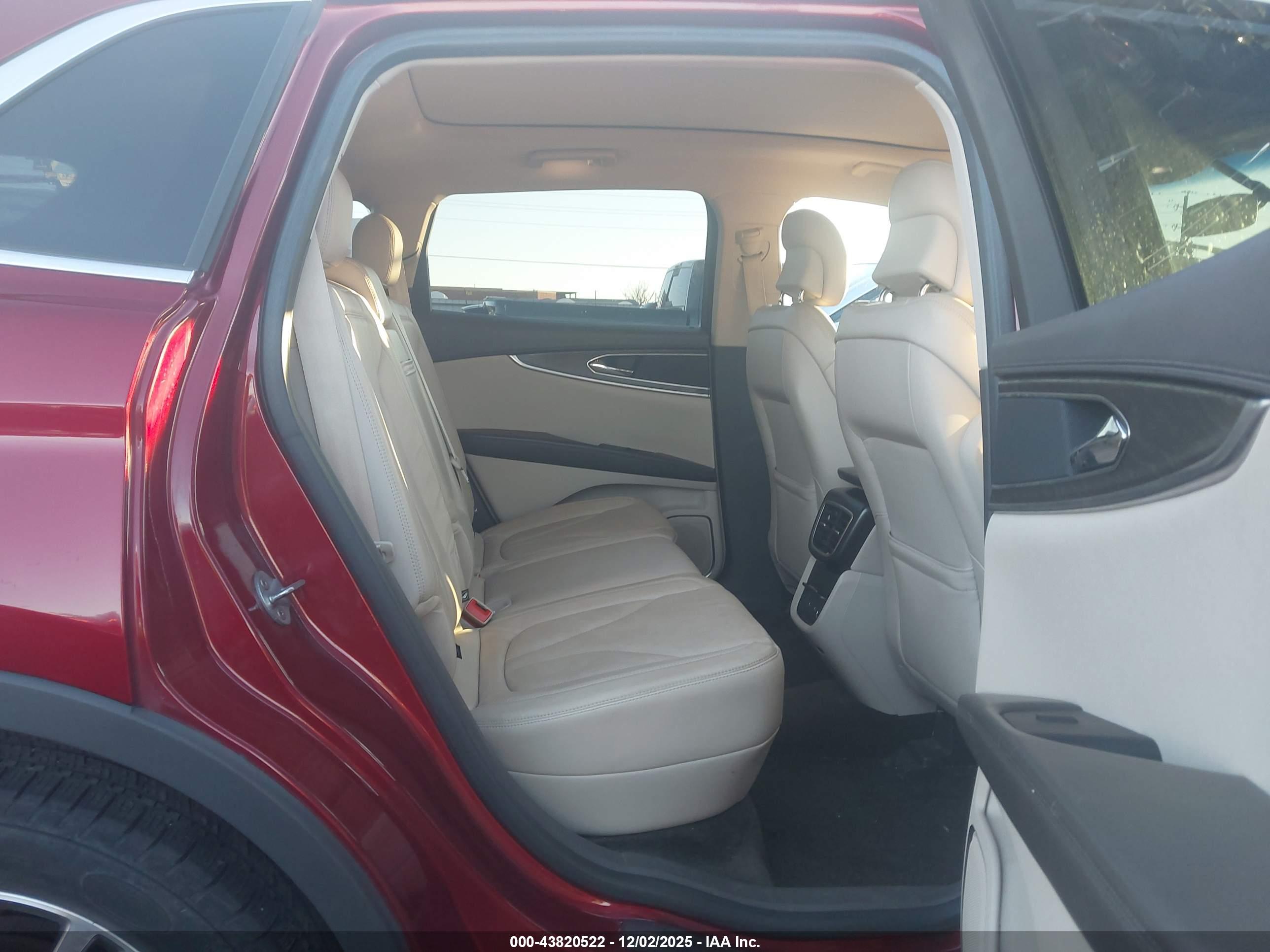 LINCOLN MKX image 8