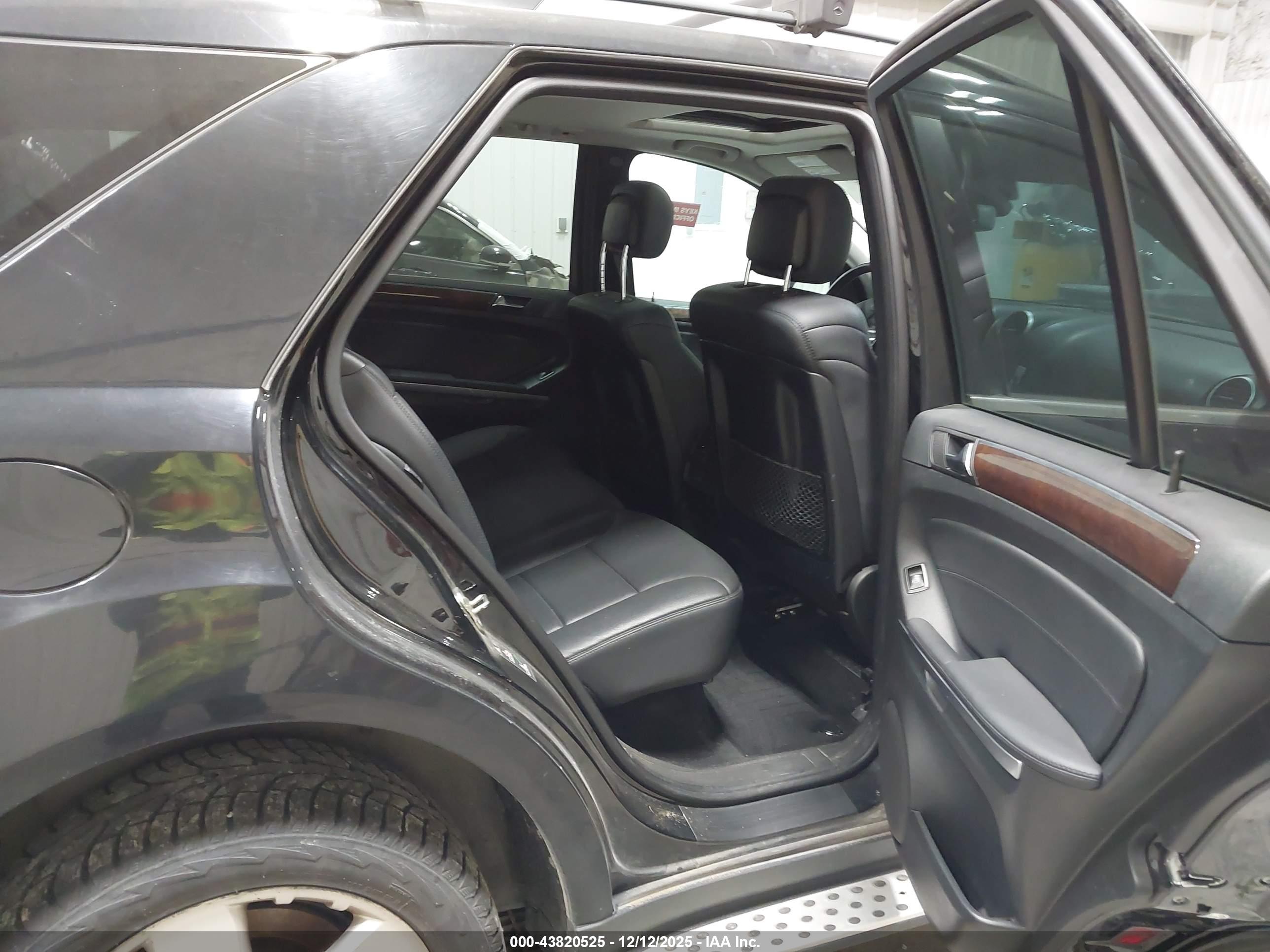 MERCEDES-BENZ ML image 8