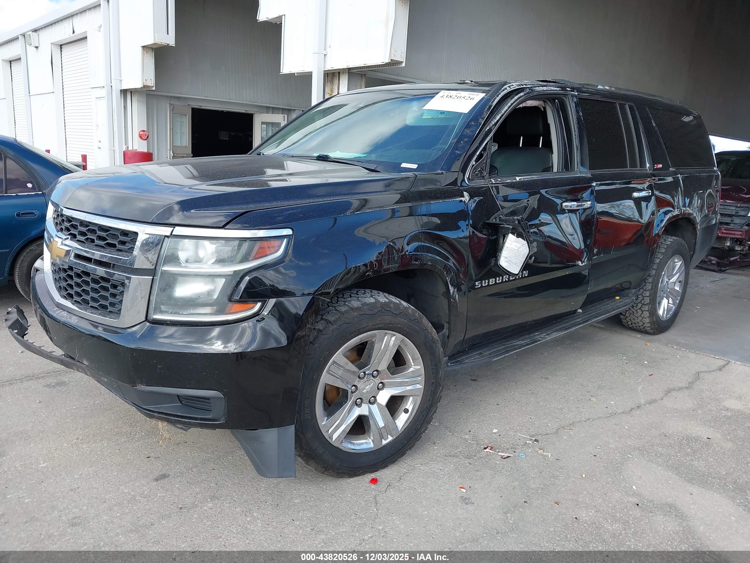 CHEVROLET SUBURBAN image 2
