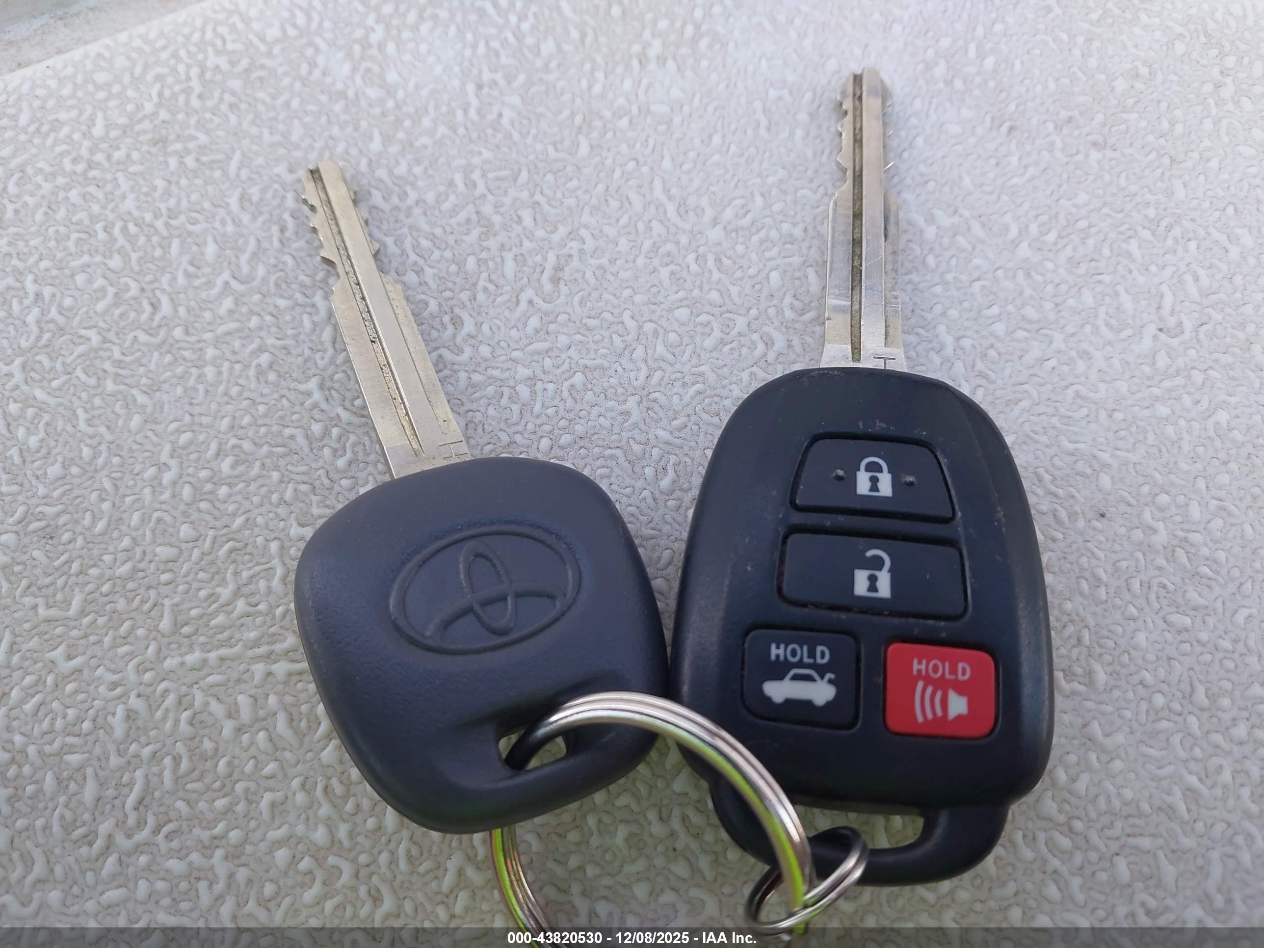 TOYOTA CAMRY image 11