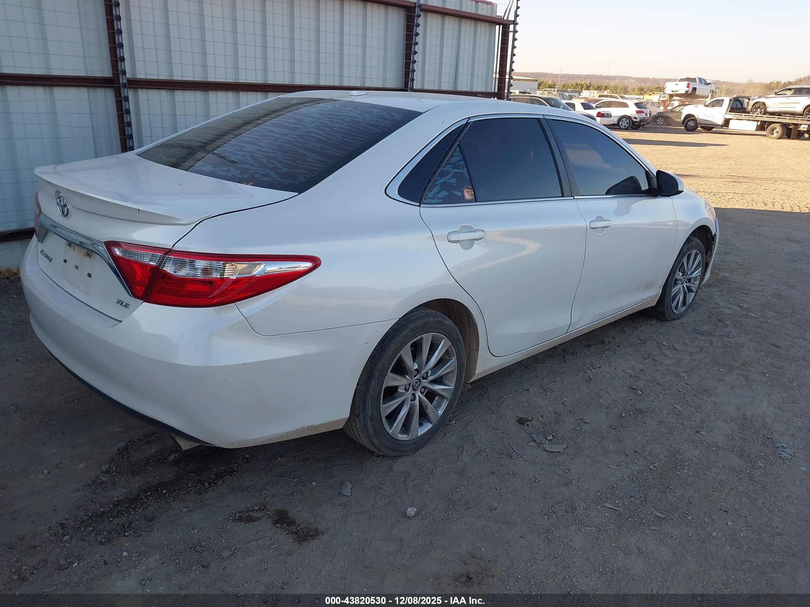 TOYOTA CAMRY image 4