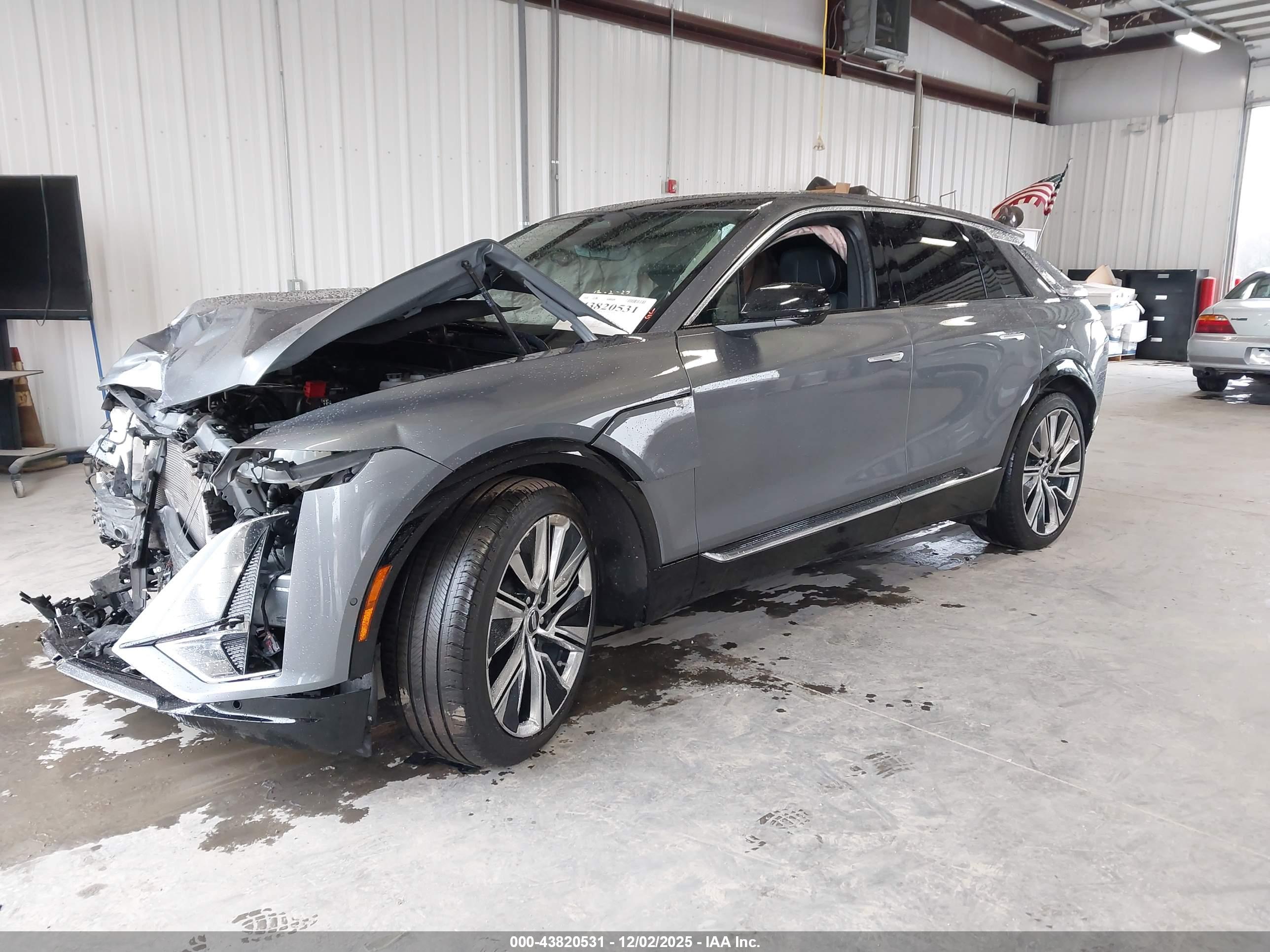 CADILLAC LYRIQ image 2