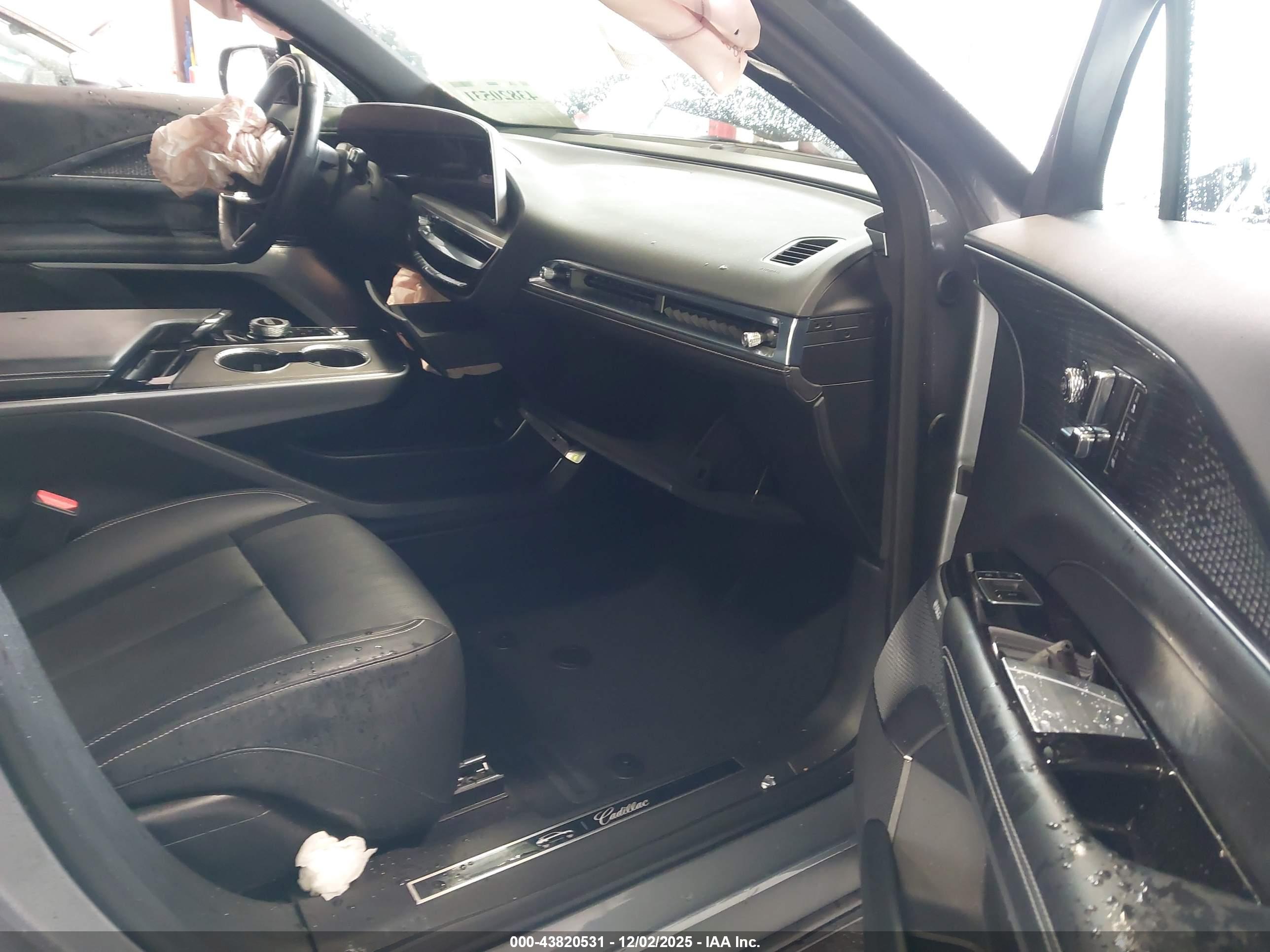 CADILLAC LYRIQ image 5