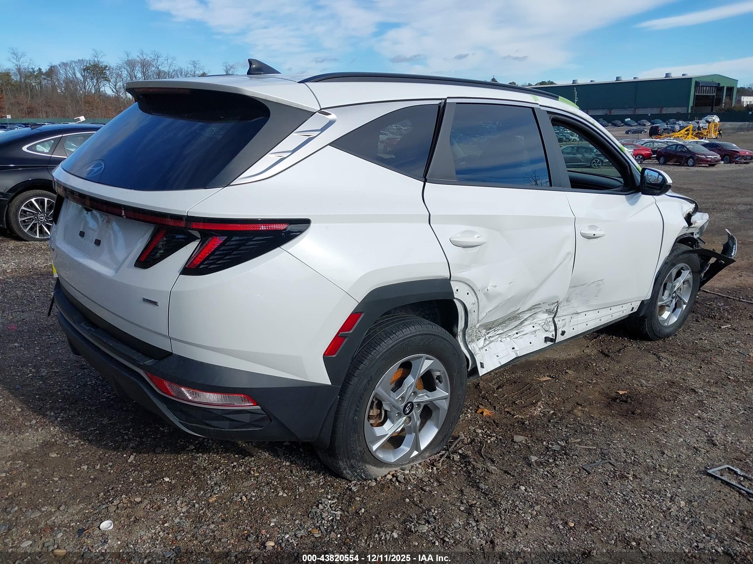 HYUNDAI TUCSON image 4