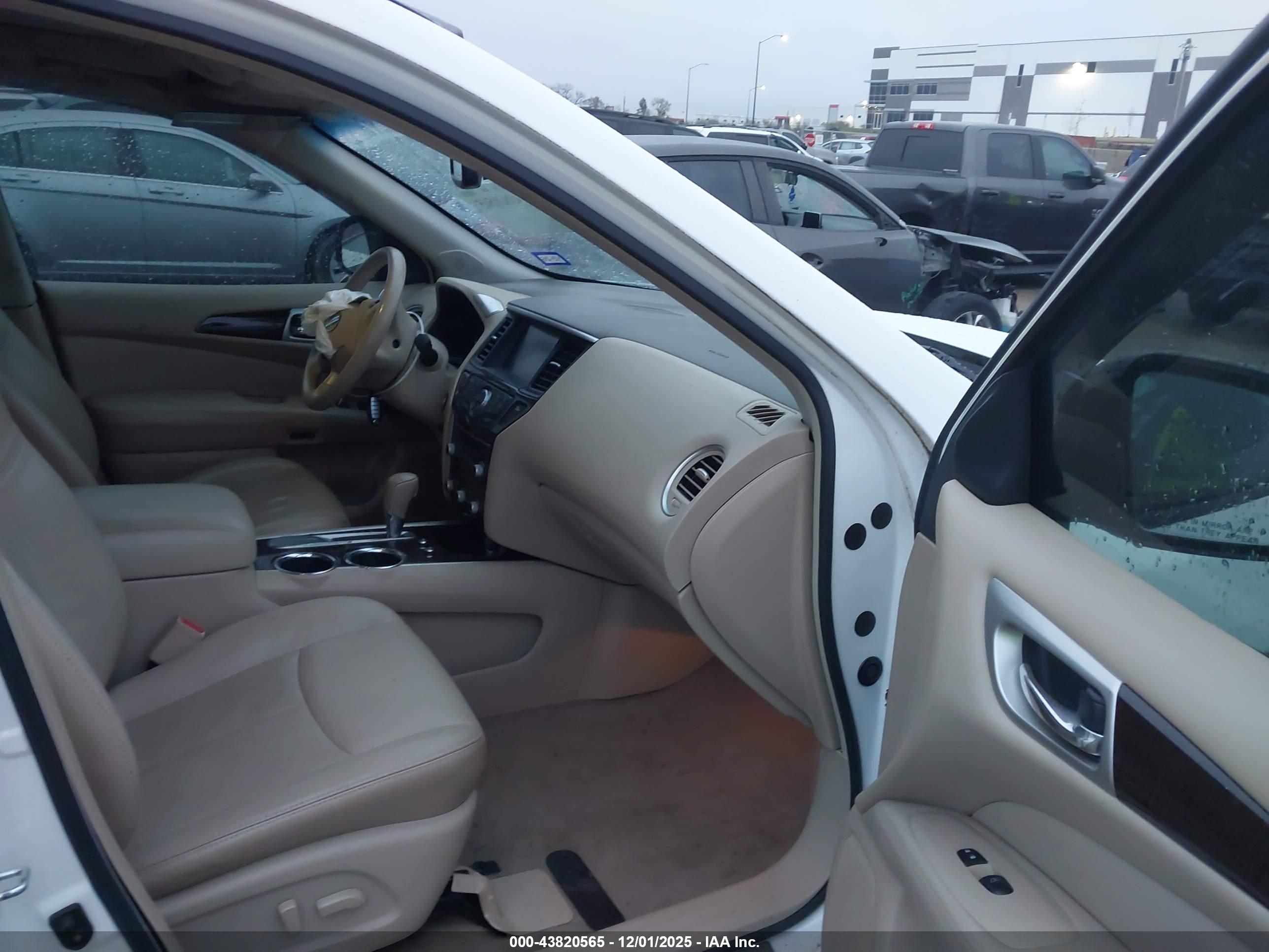 NISSAN PATHFINDER image 5