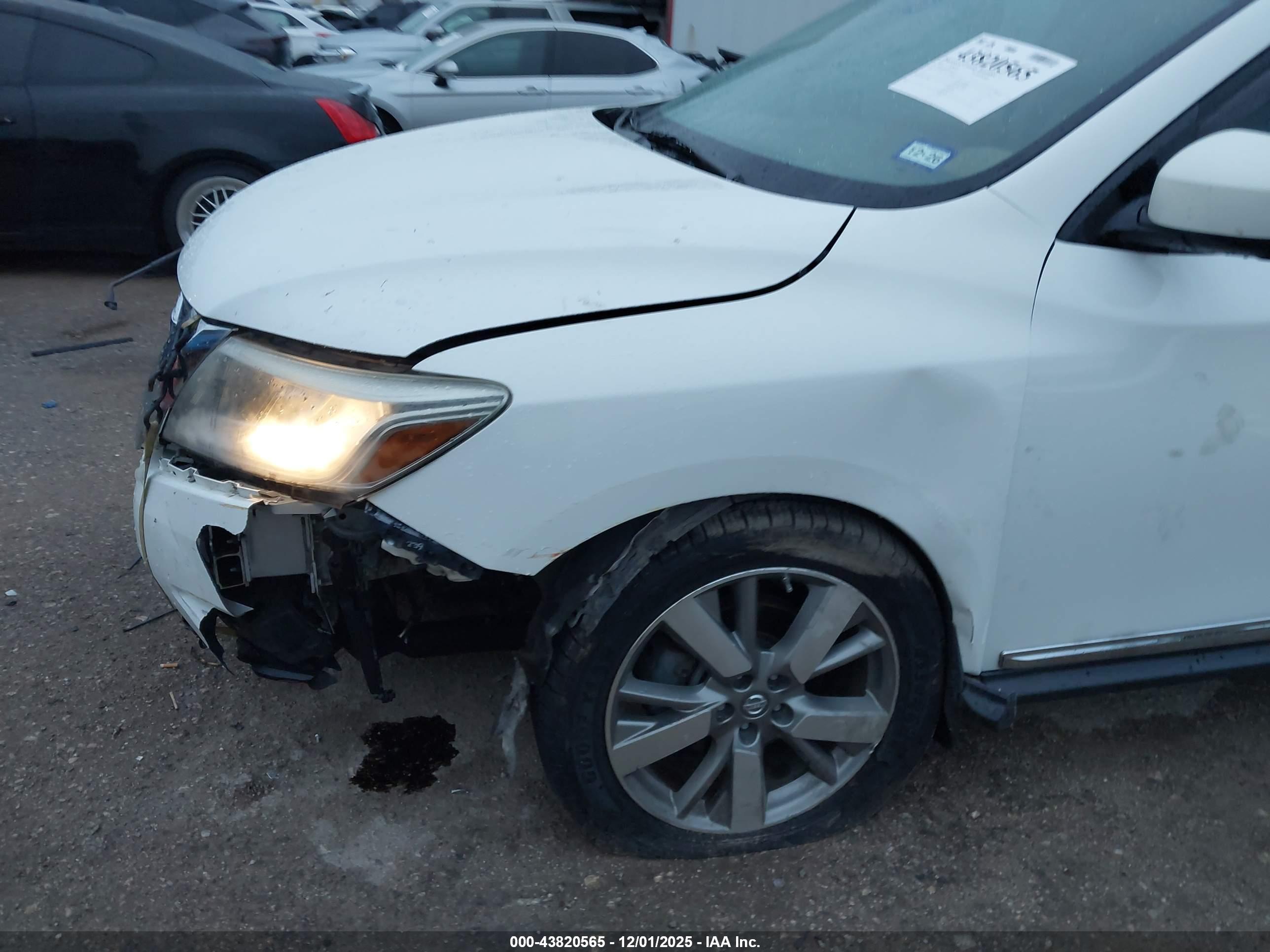 NISSAN PATHFINDER image 6