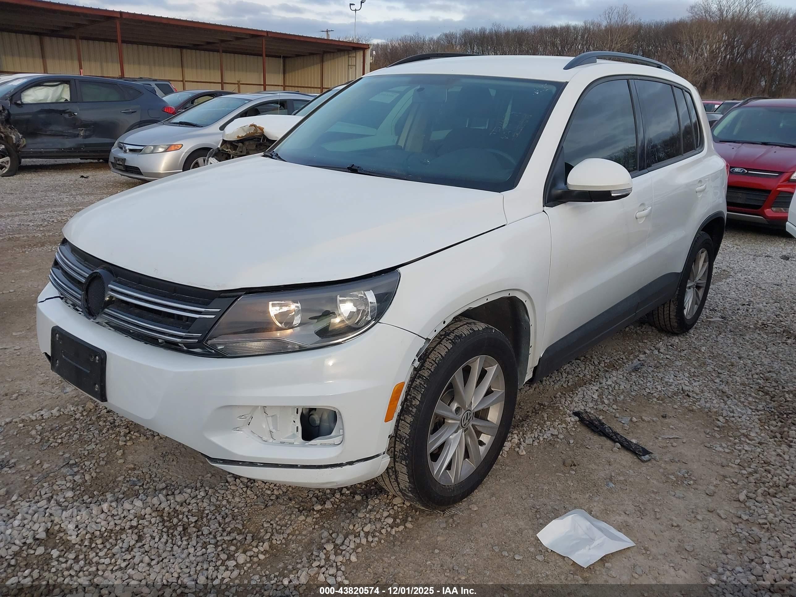 VOLKSWAGEN TIGUAN image 2