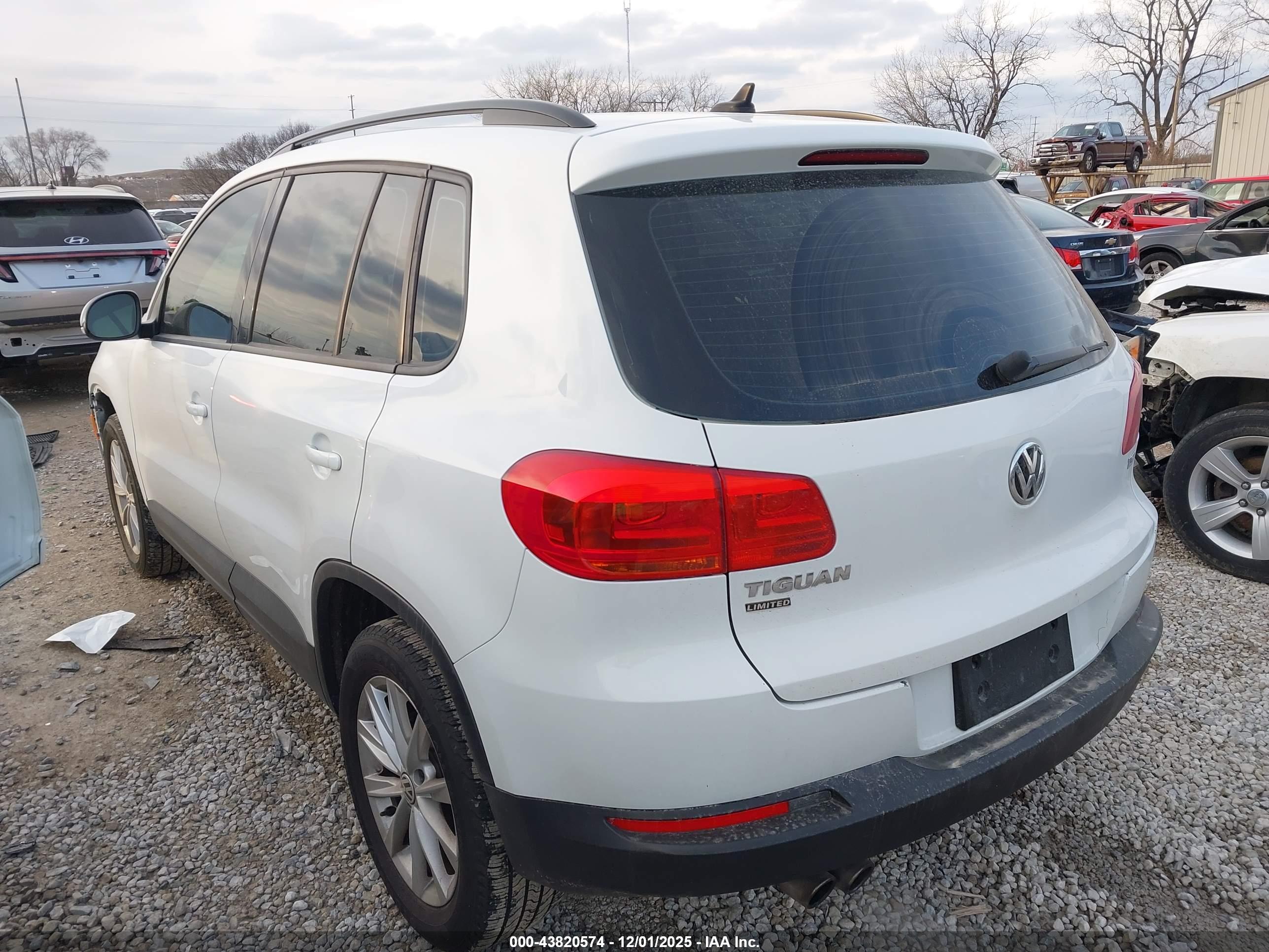 VOLKSWAGEN TIGUAN image 3