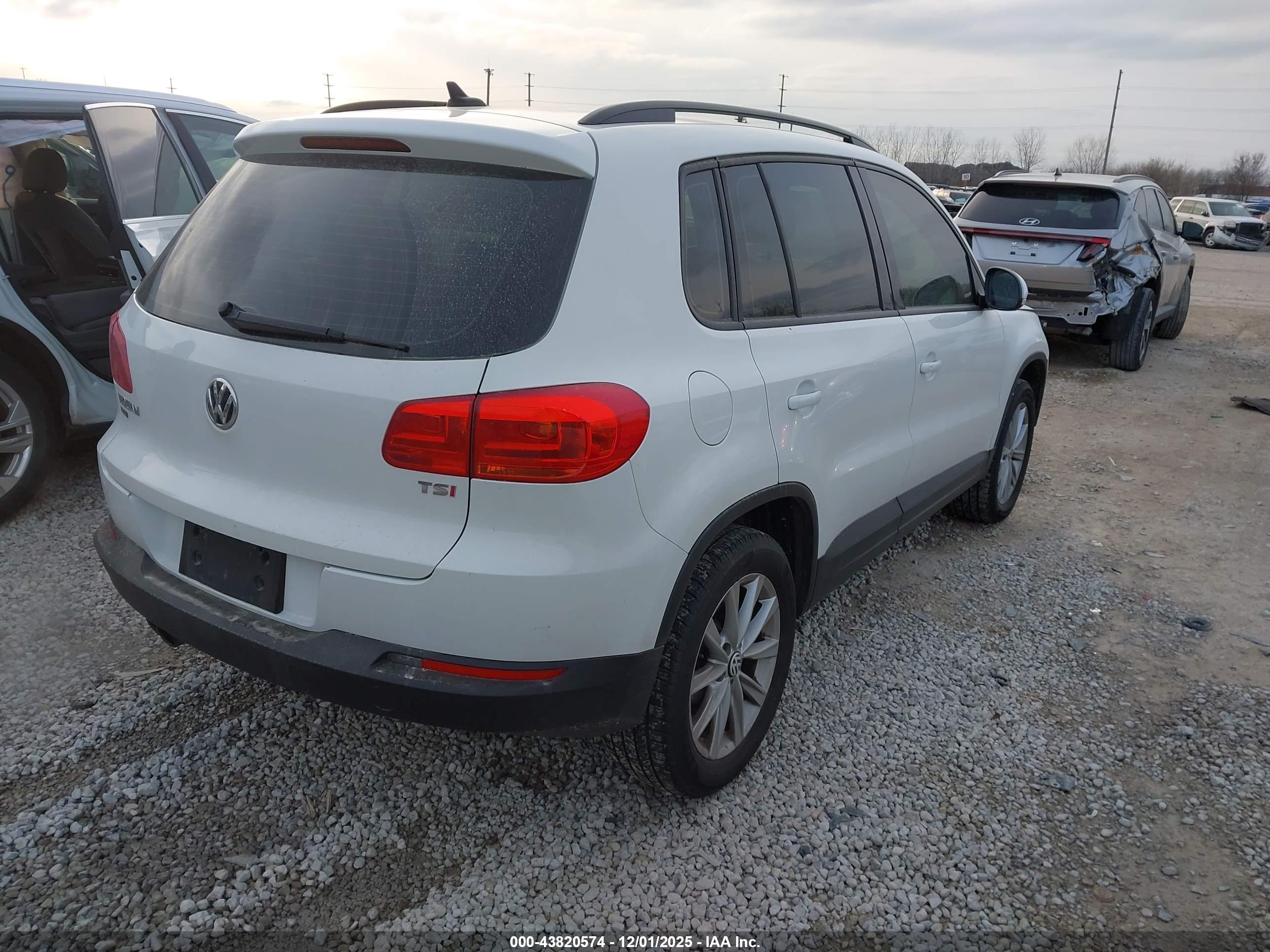 VOLKSWAGEN TIGUAN image 4