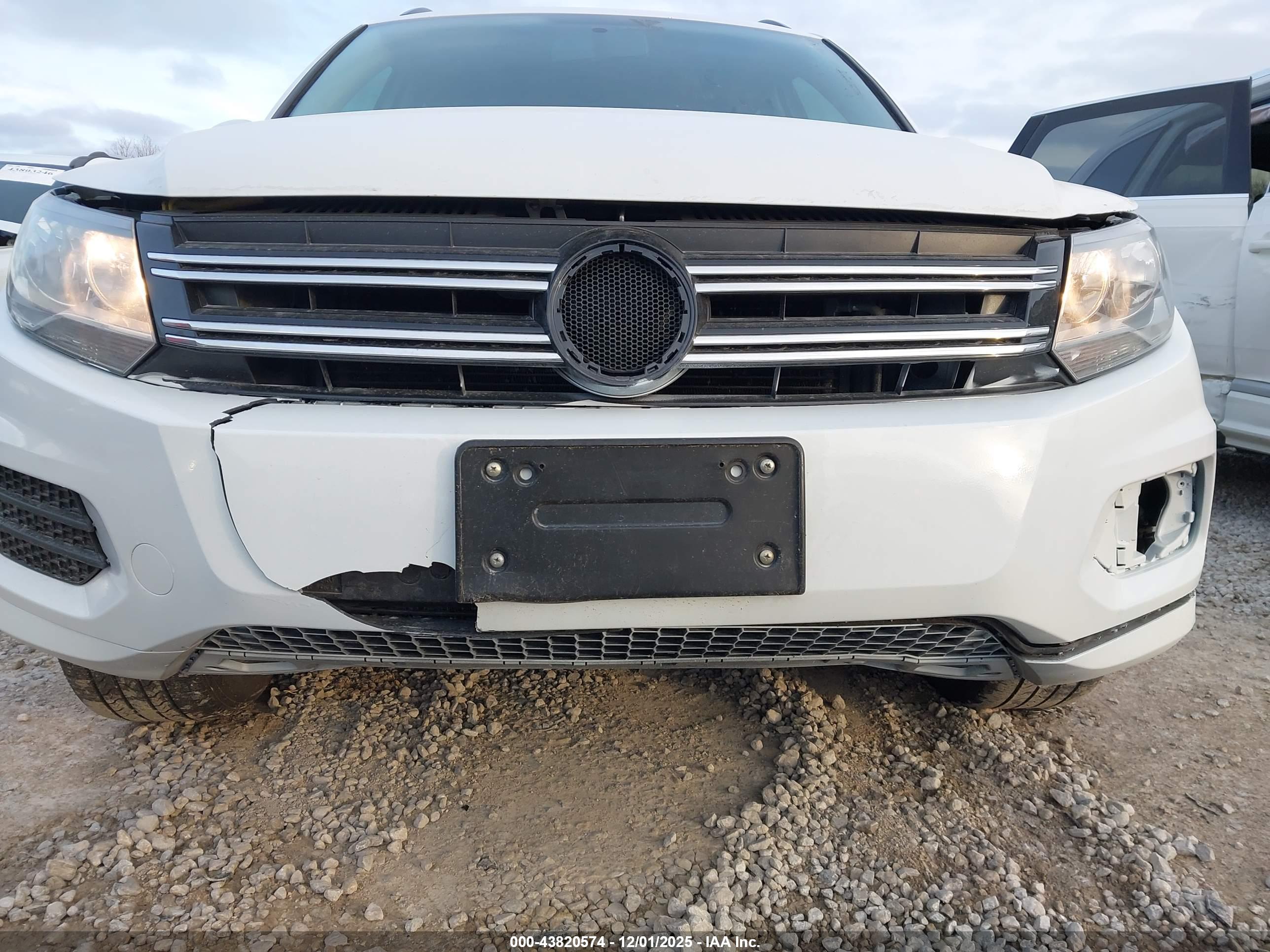VOLKSWAGEN TIGUAN image 6