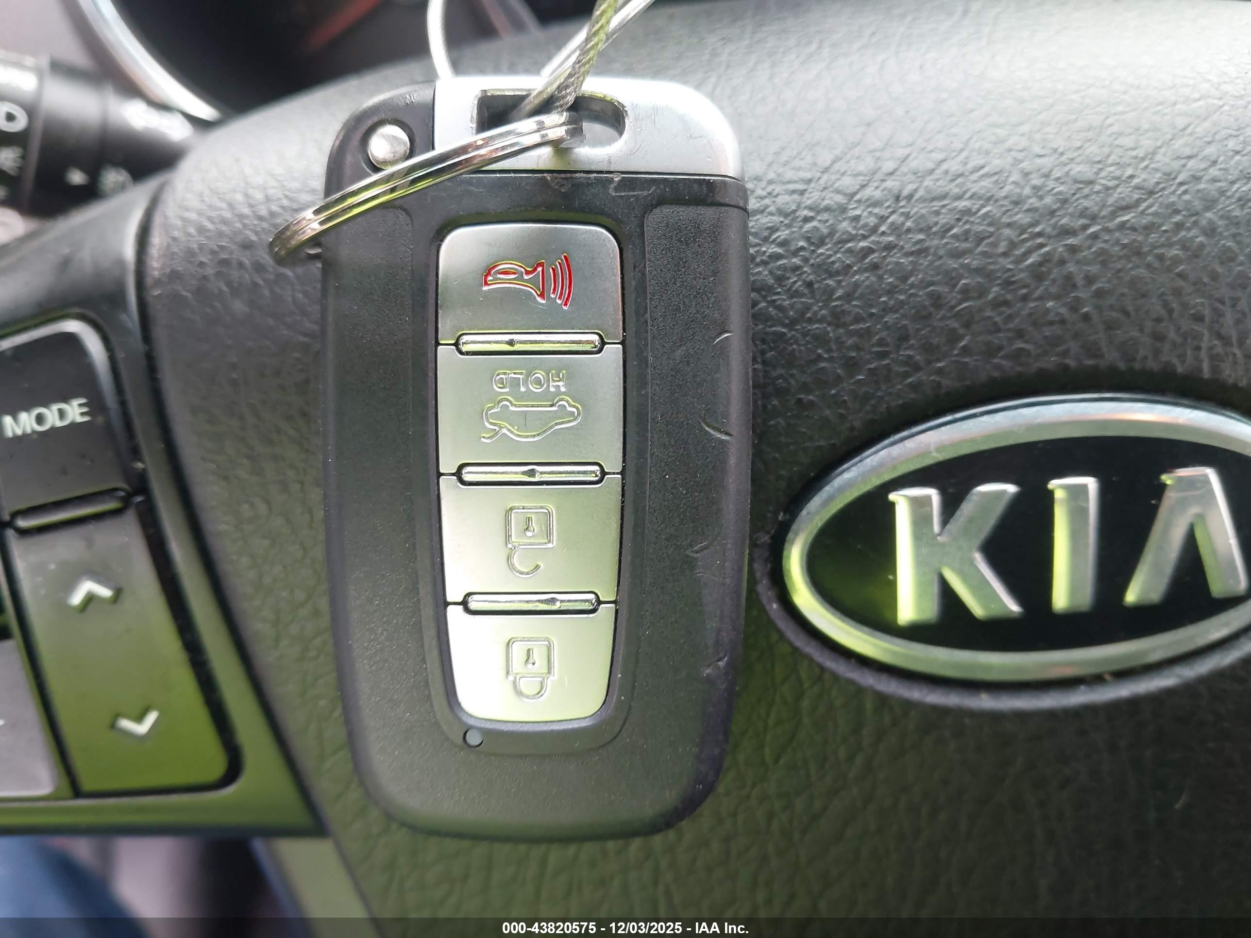 KIA SORENTO image 11