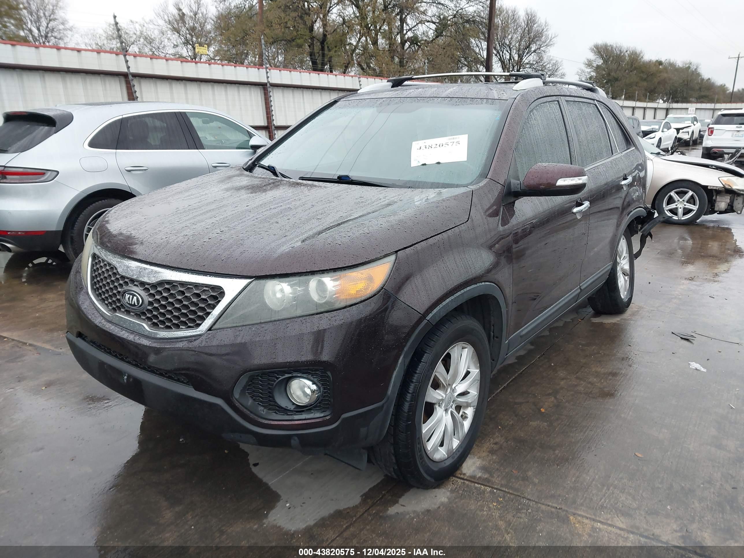 KIA SORENTO image 2