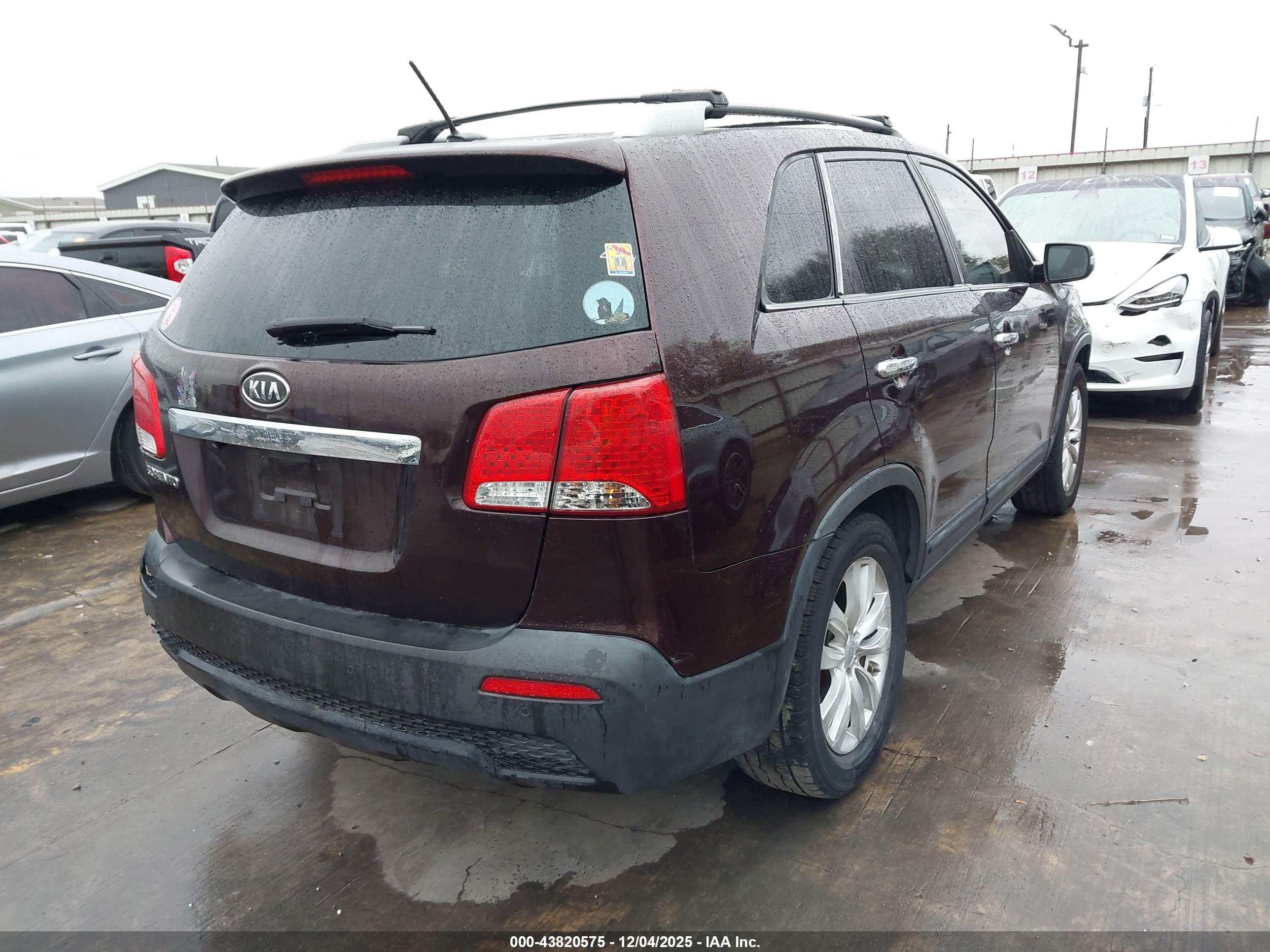 KIA SORENTO image 4