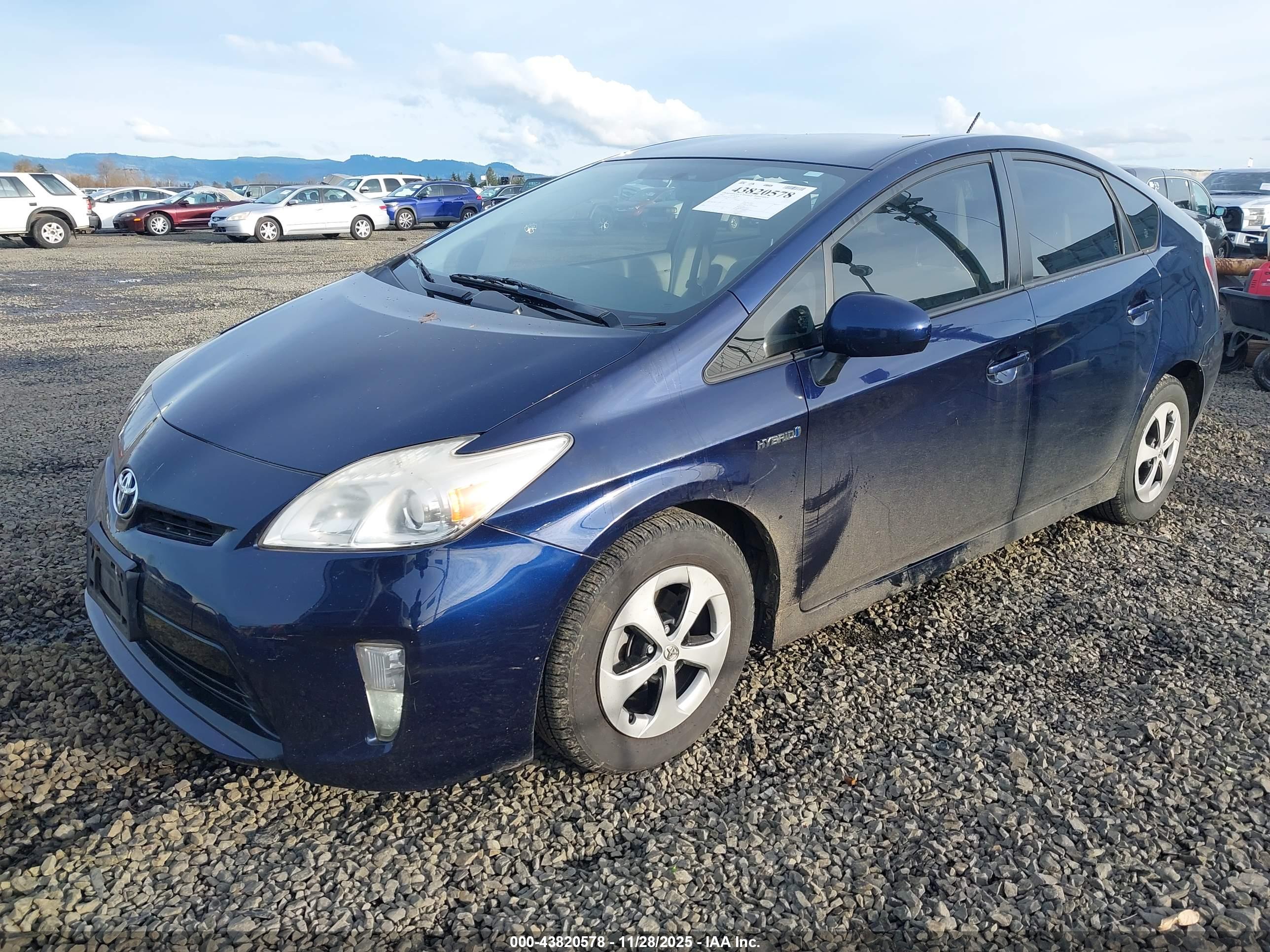 TOYOTA PRIUS image 2