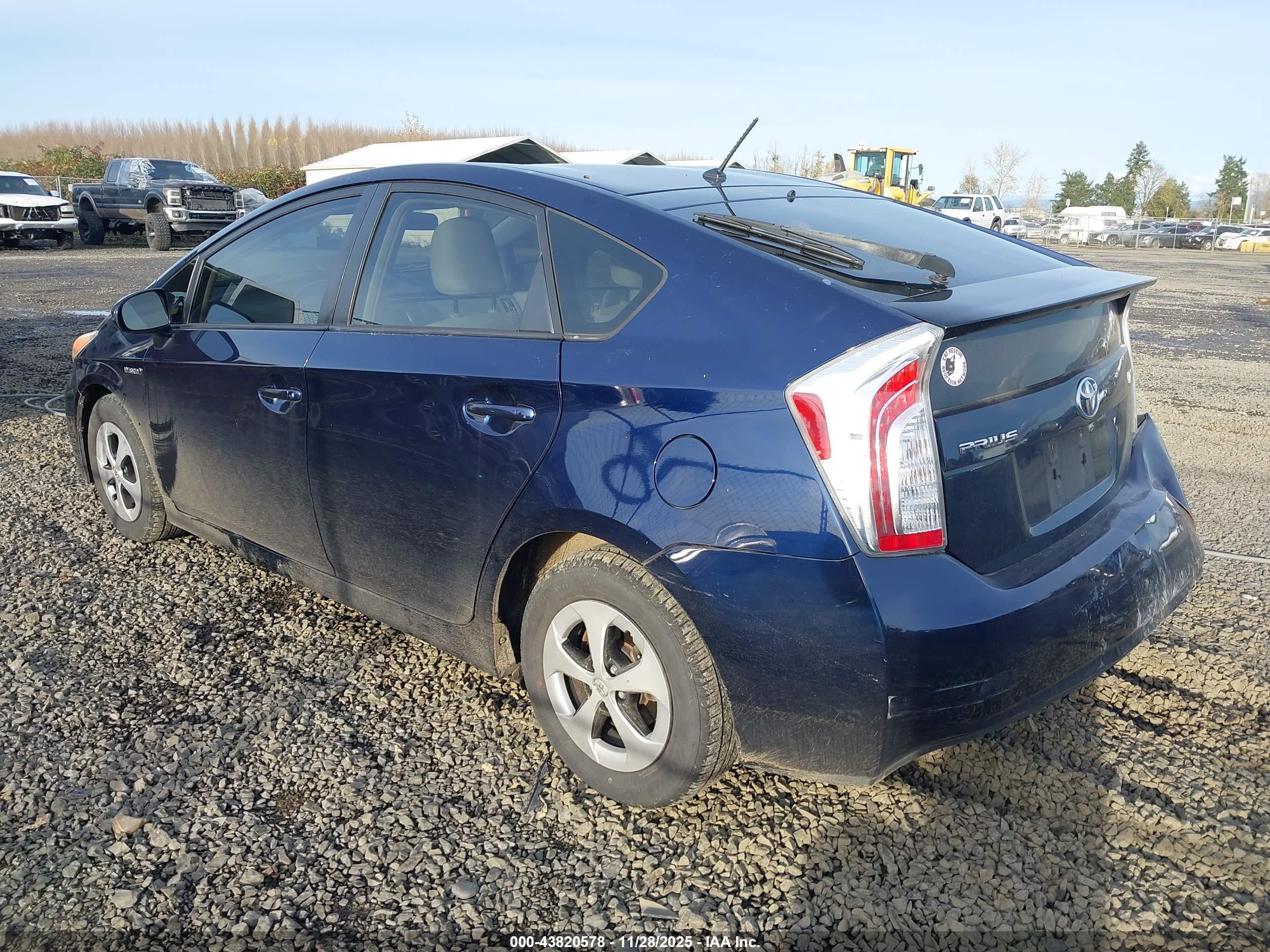 TOYOTA PRIUS image 3