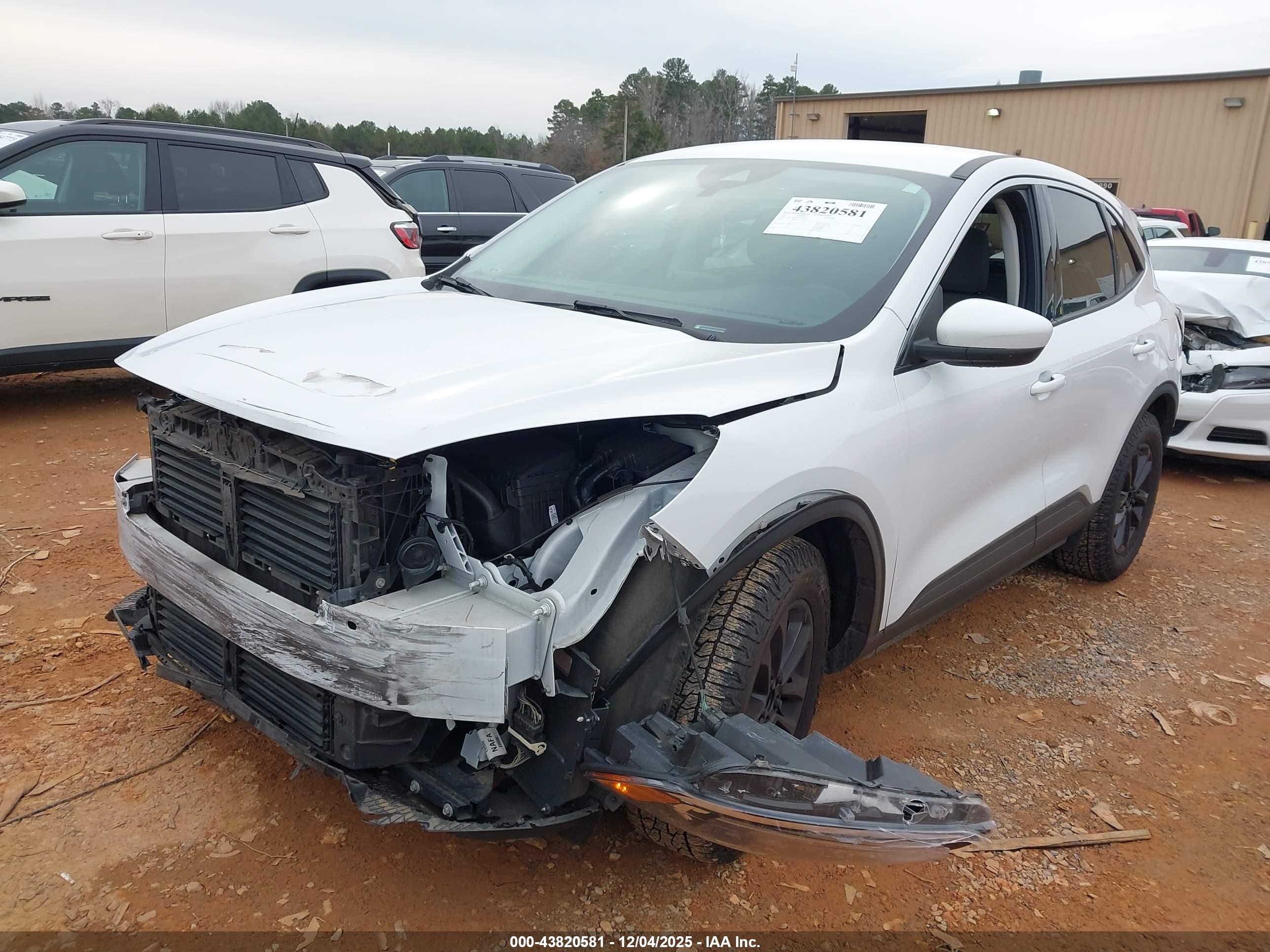 FORD ESCAPE image 2