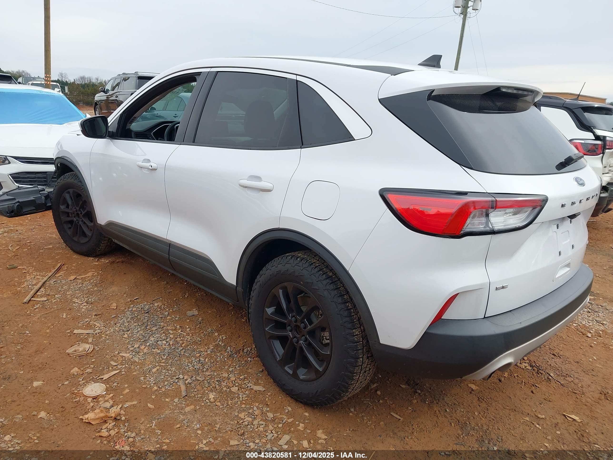 FORD ESCAPE image 3