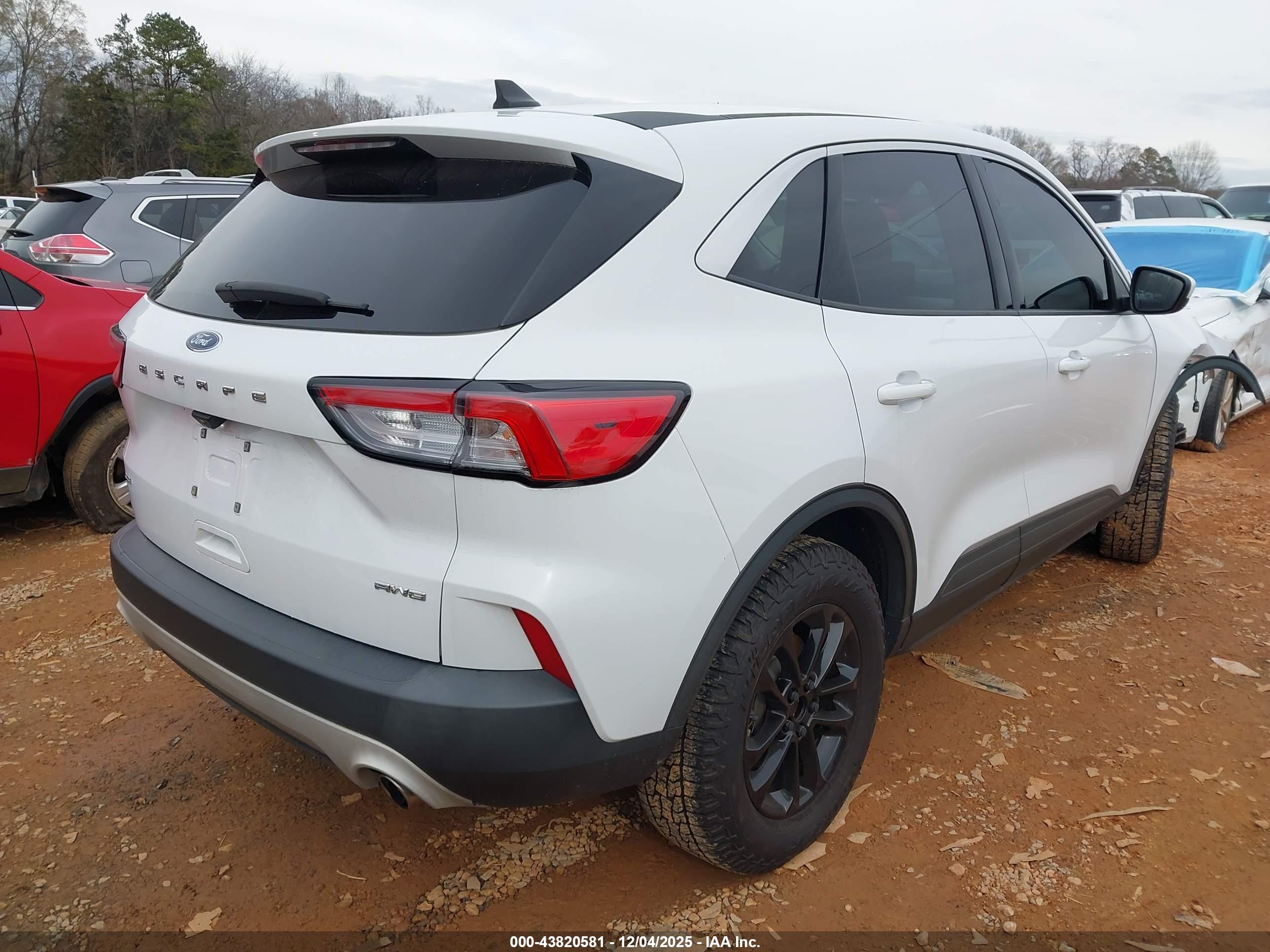 FORD ESCAPE image 4