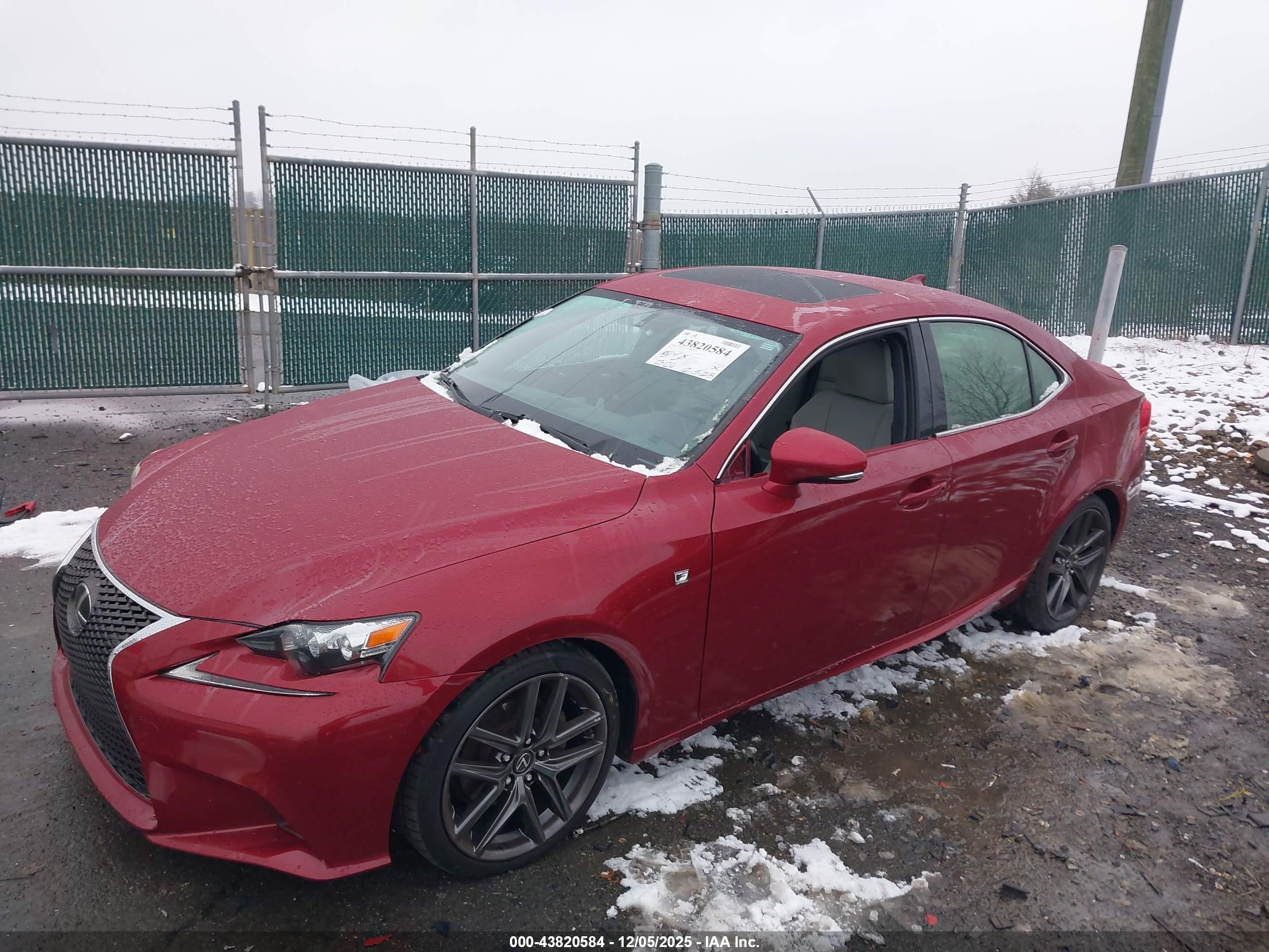 LEXUS IS image 2