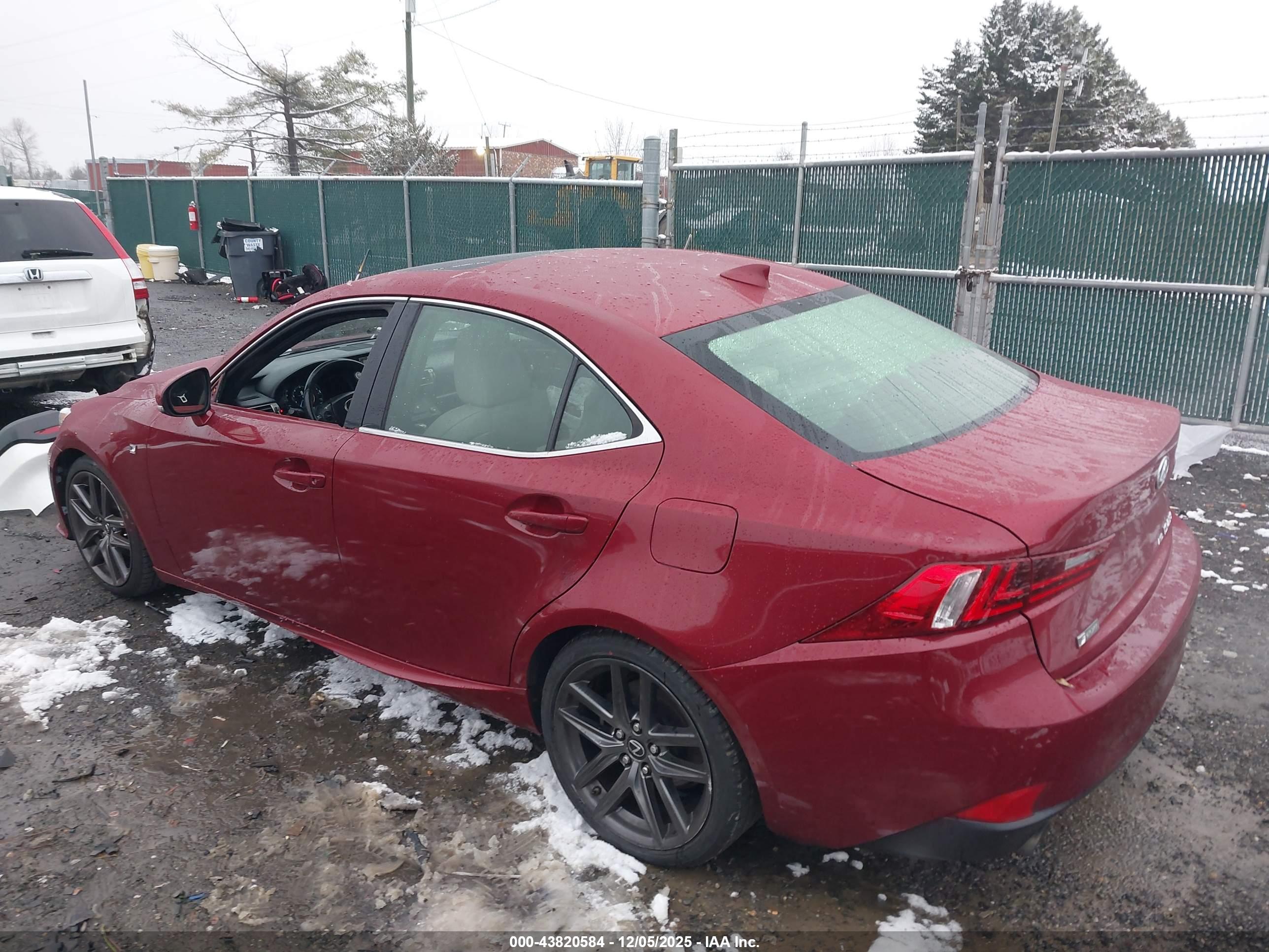 LEXUS IS image 3