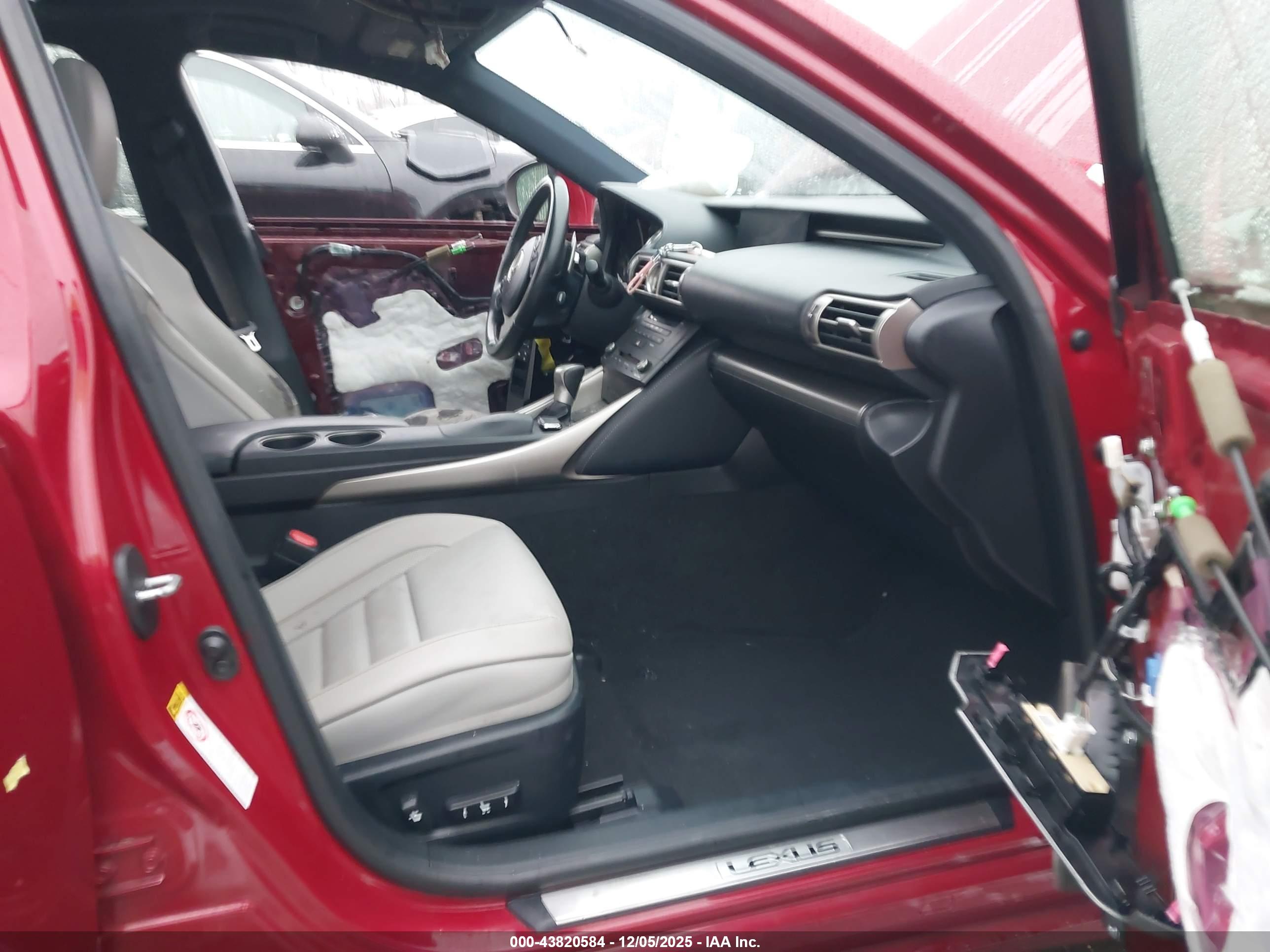 LEXUS IS image 5