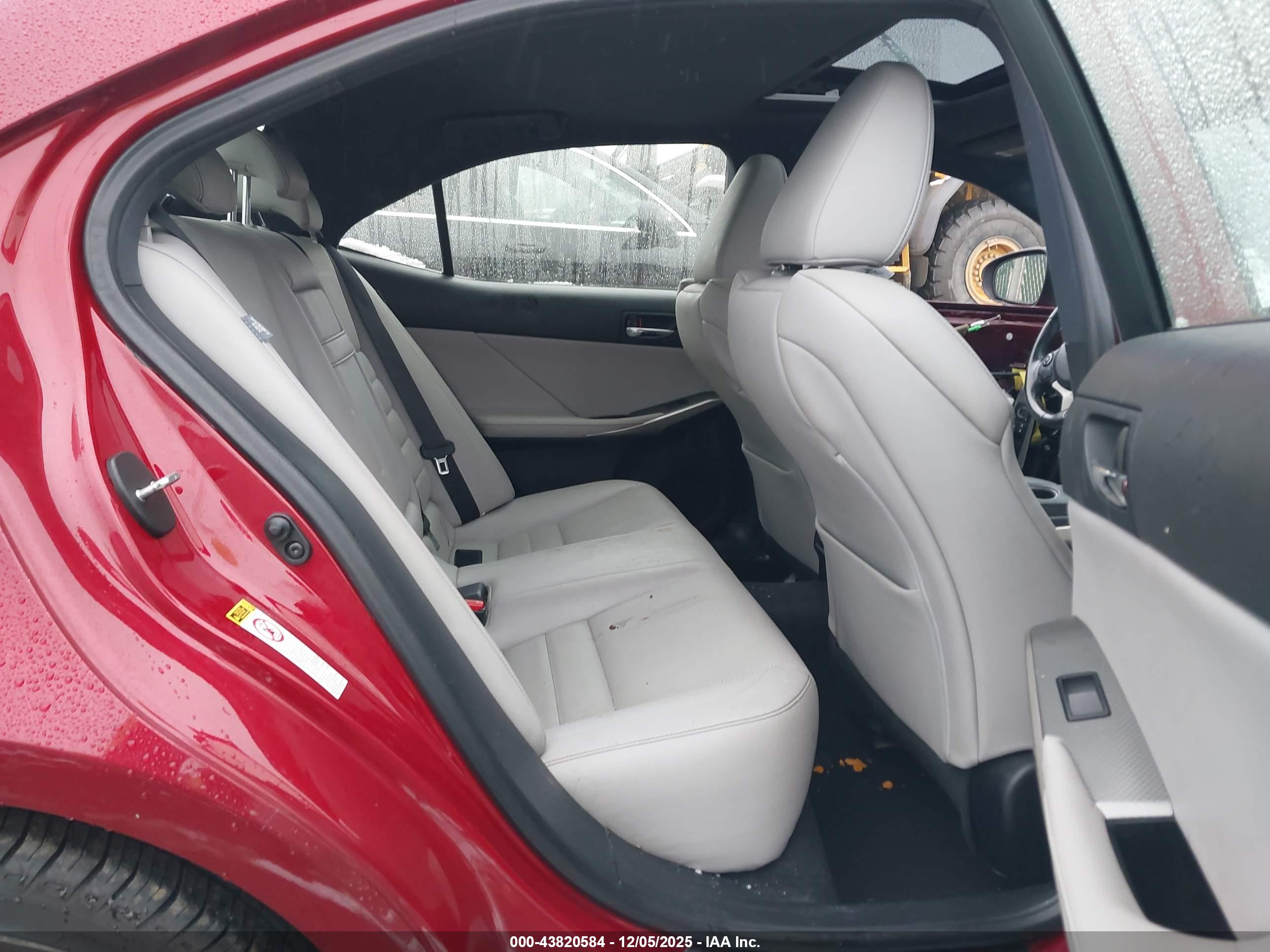 LEXUS IS image 8
